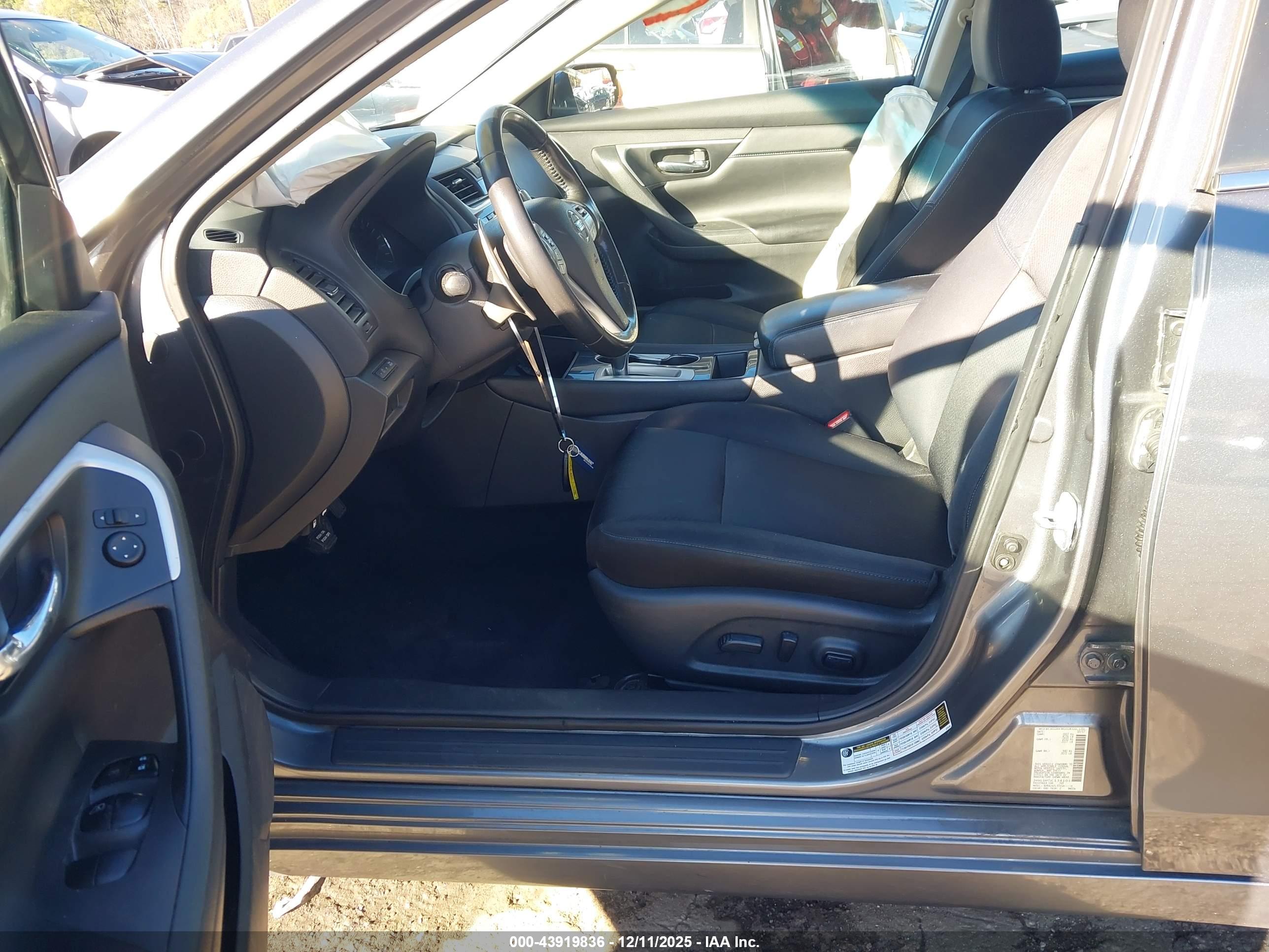 NISSAN ALTIMA image 5