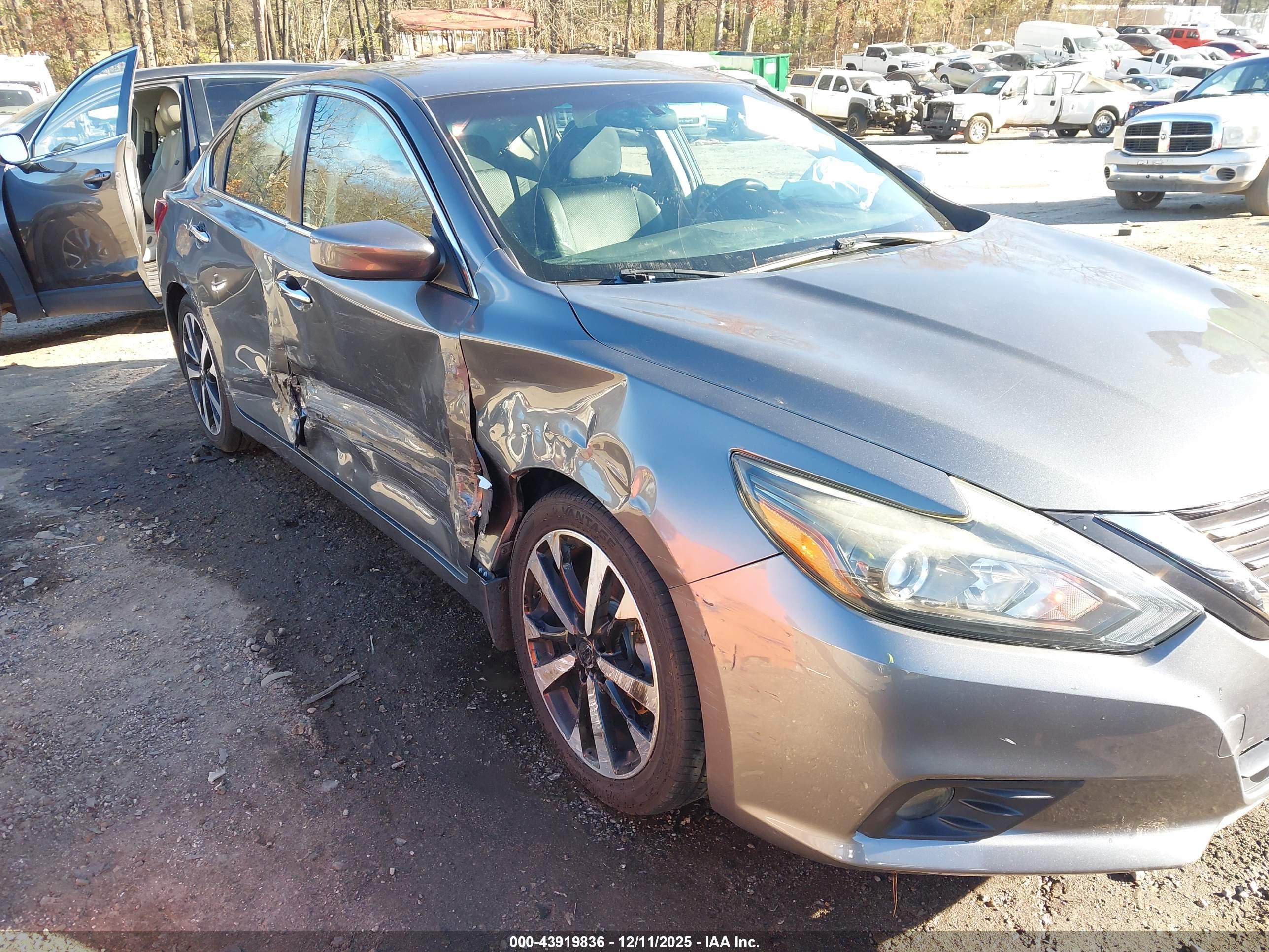 NISSAN ALTIMA image 6