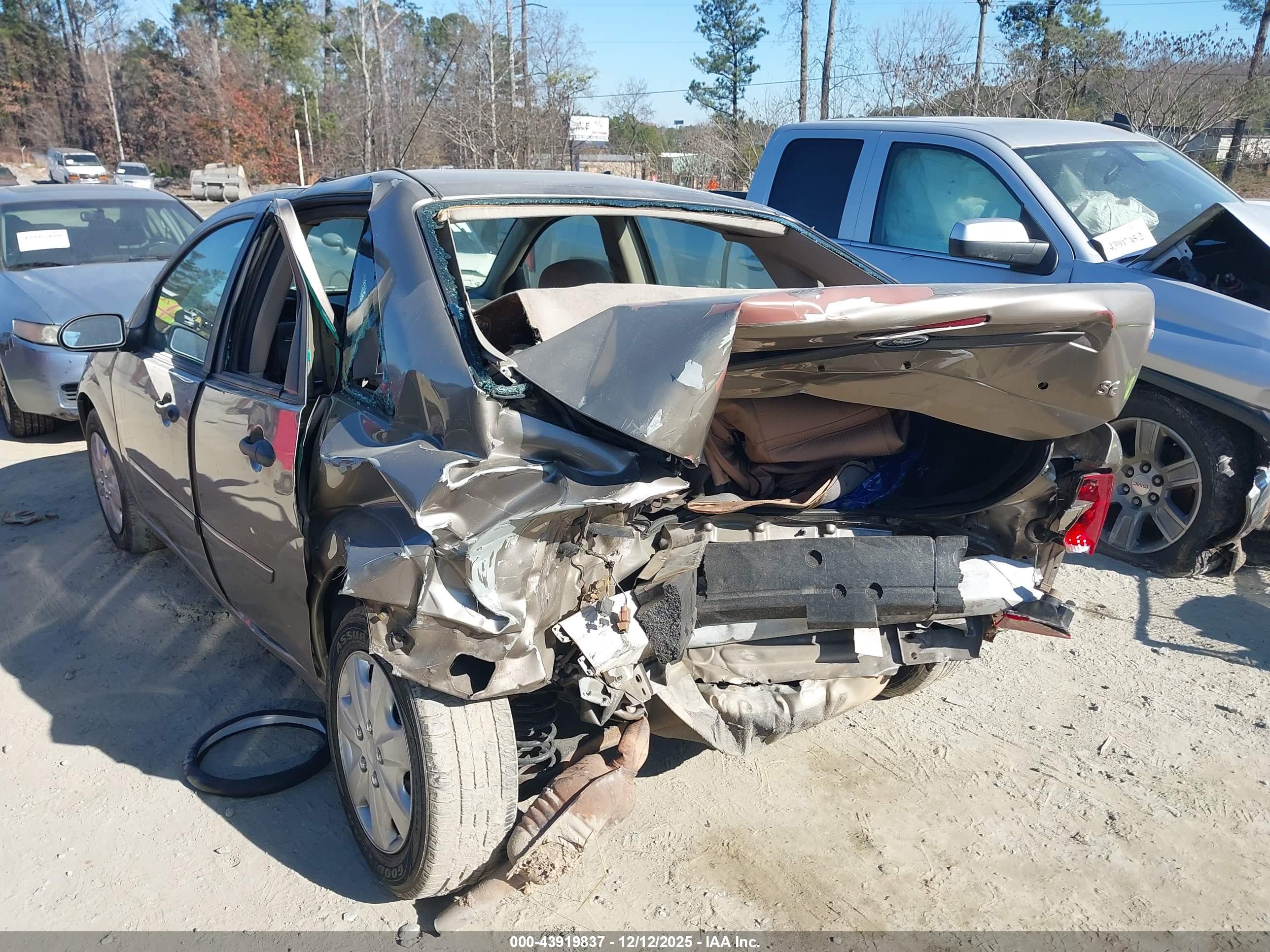 FORD FOCUS image 3