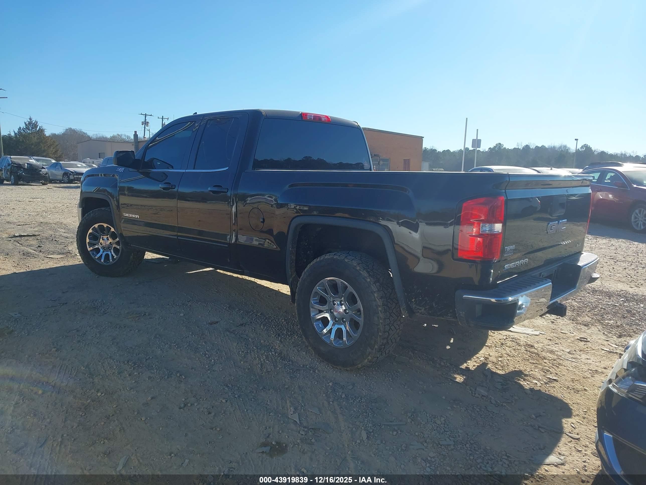 GMC SIERRA image 3
