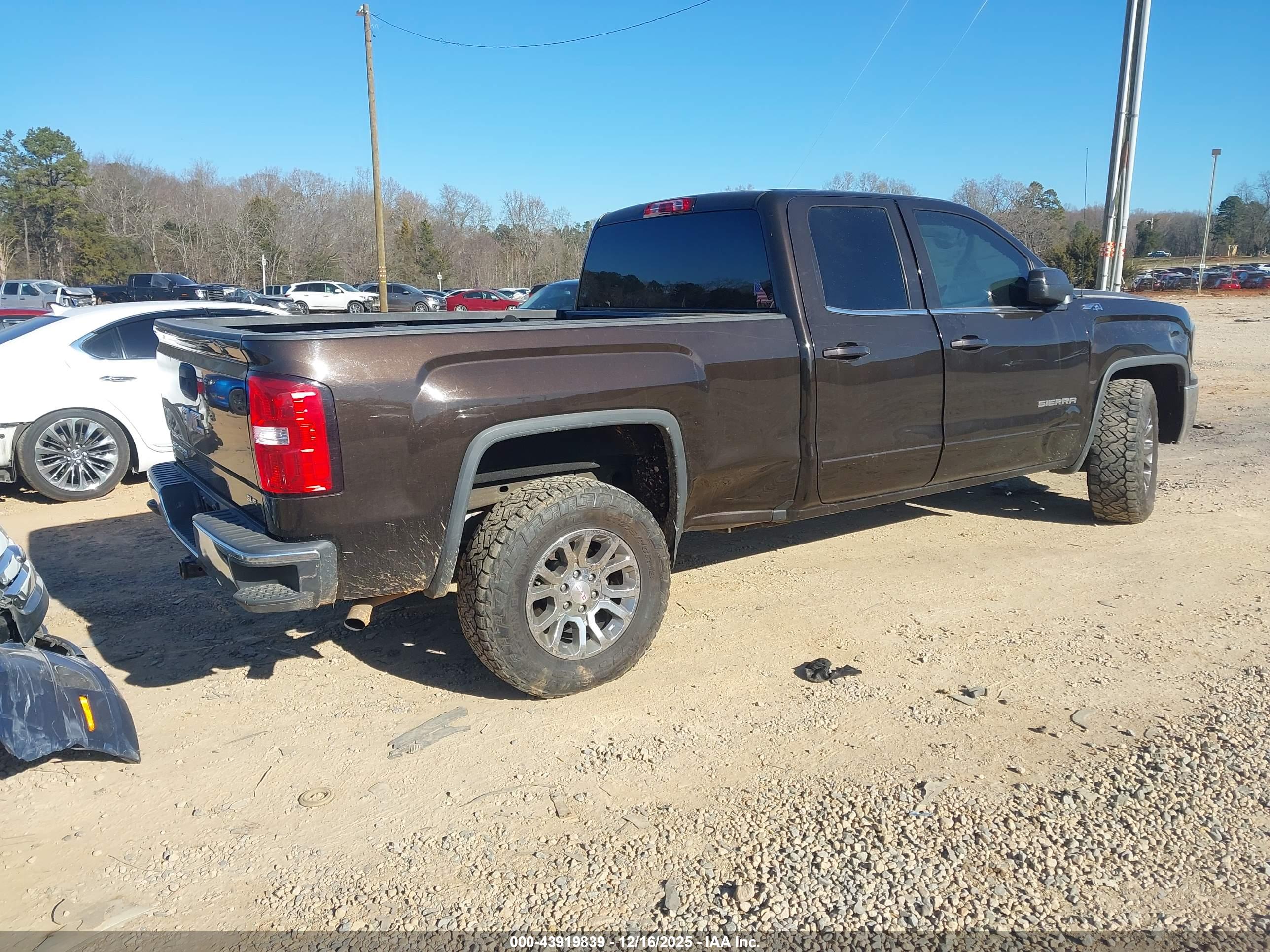 GMC SIERRA image 4