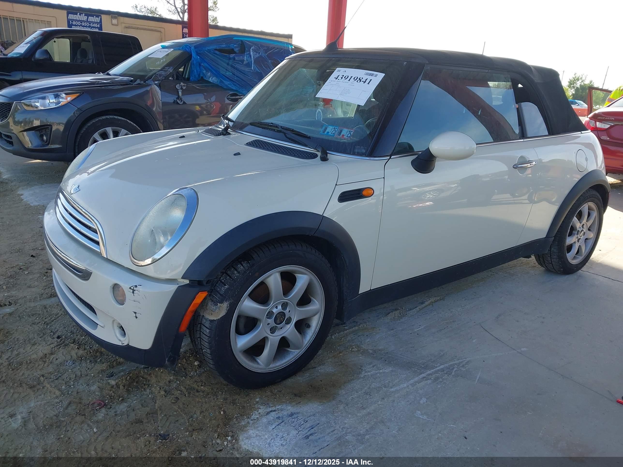 MINI COOPER image 2