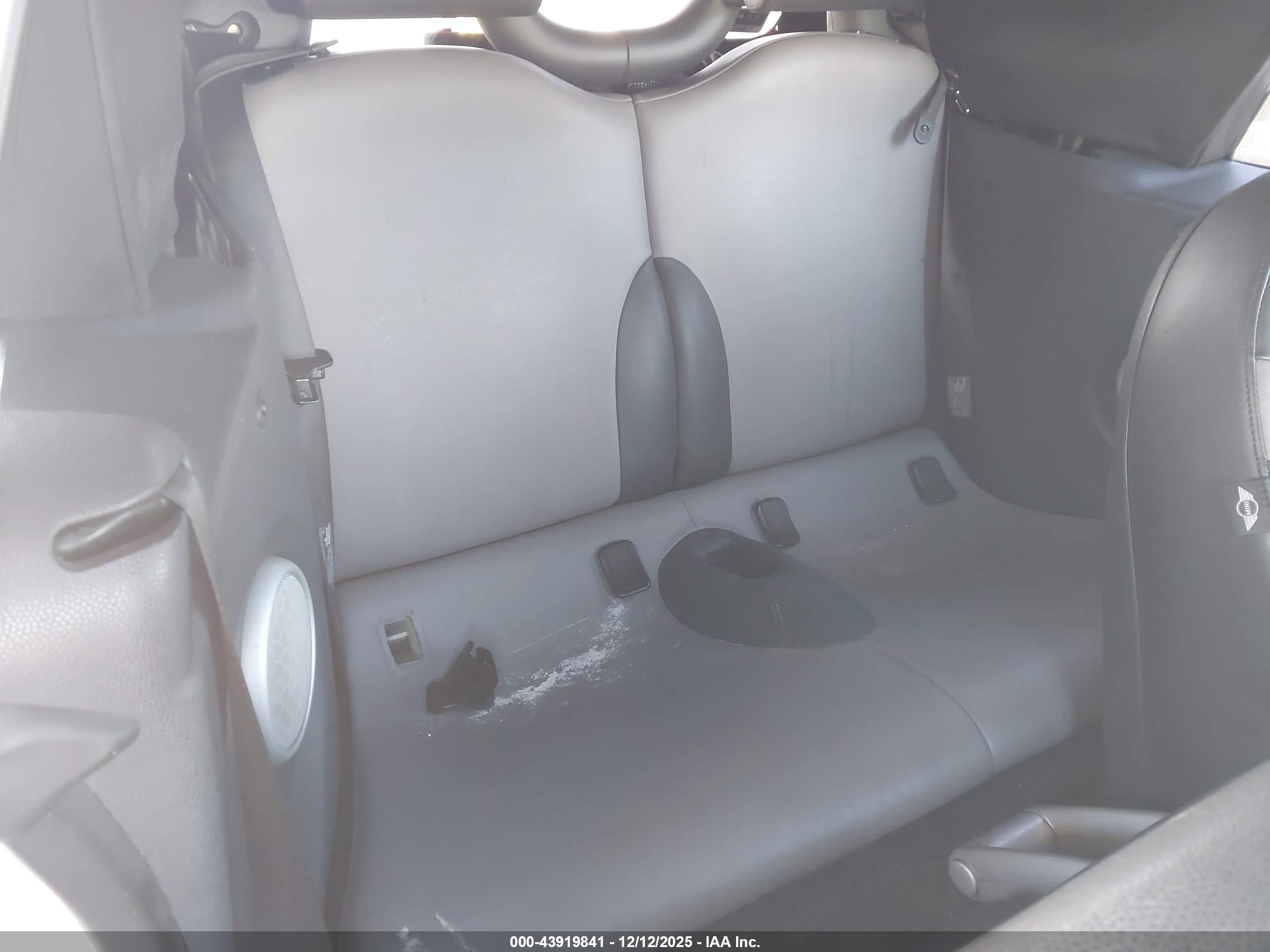 MINI COOPER image 8
