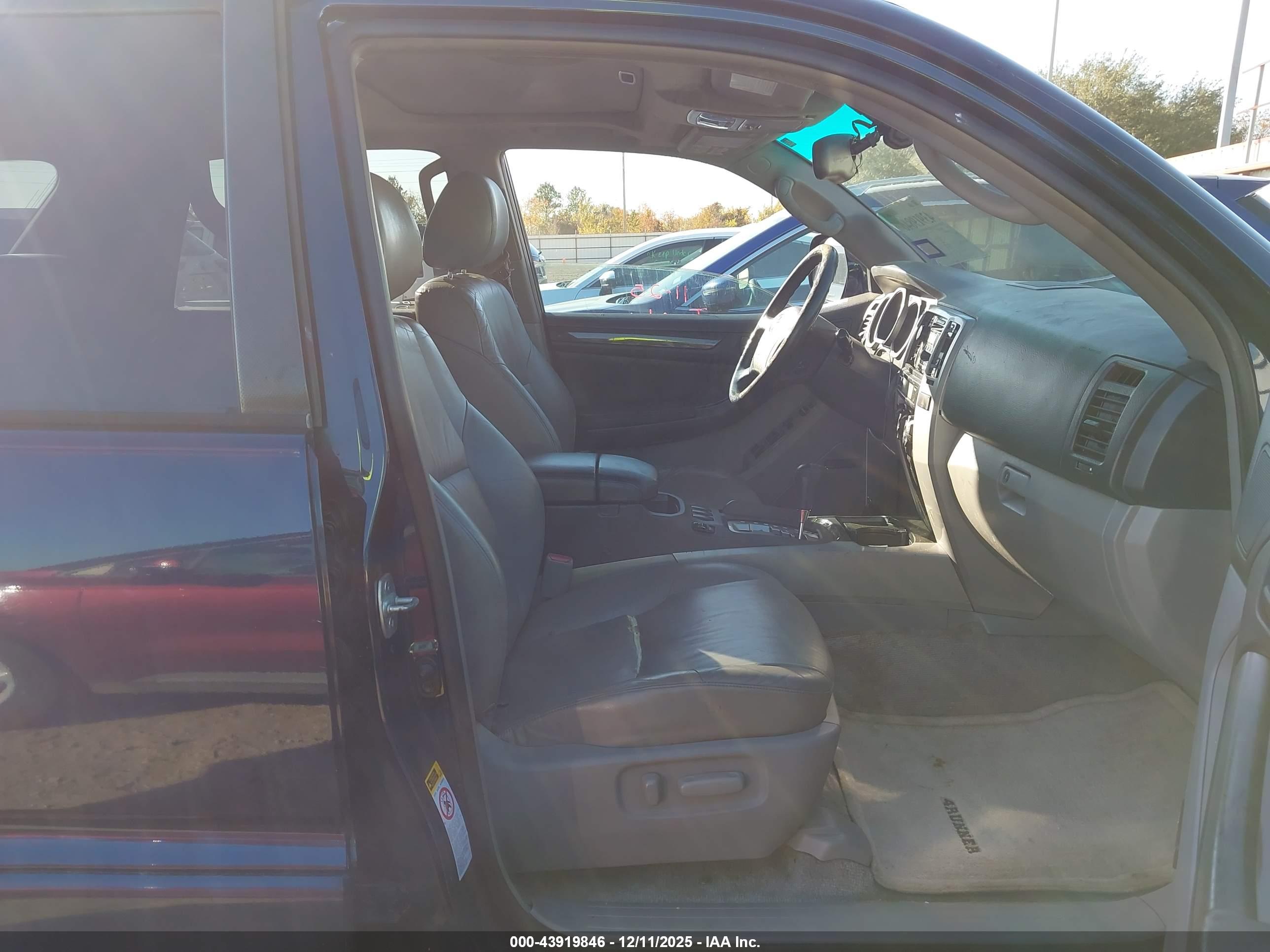 TOYOTA 4RUNNER image 5
