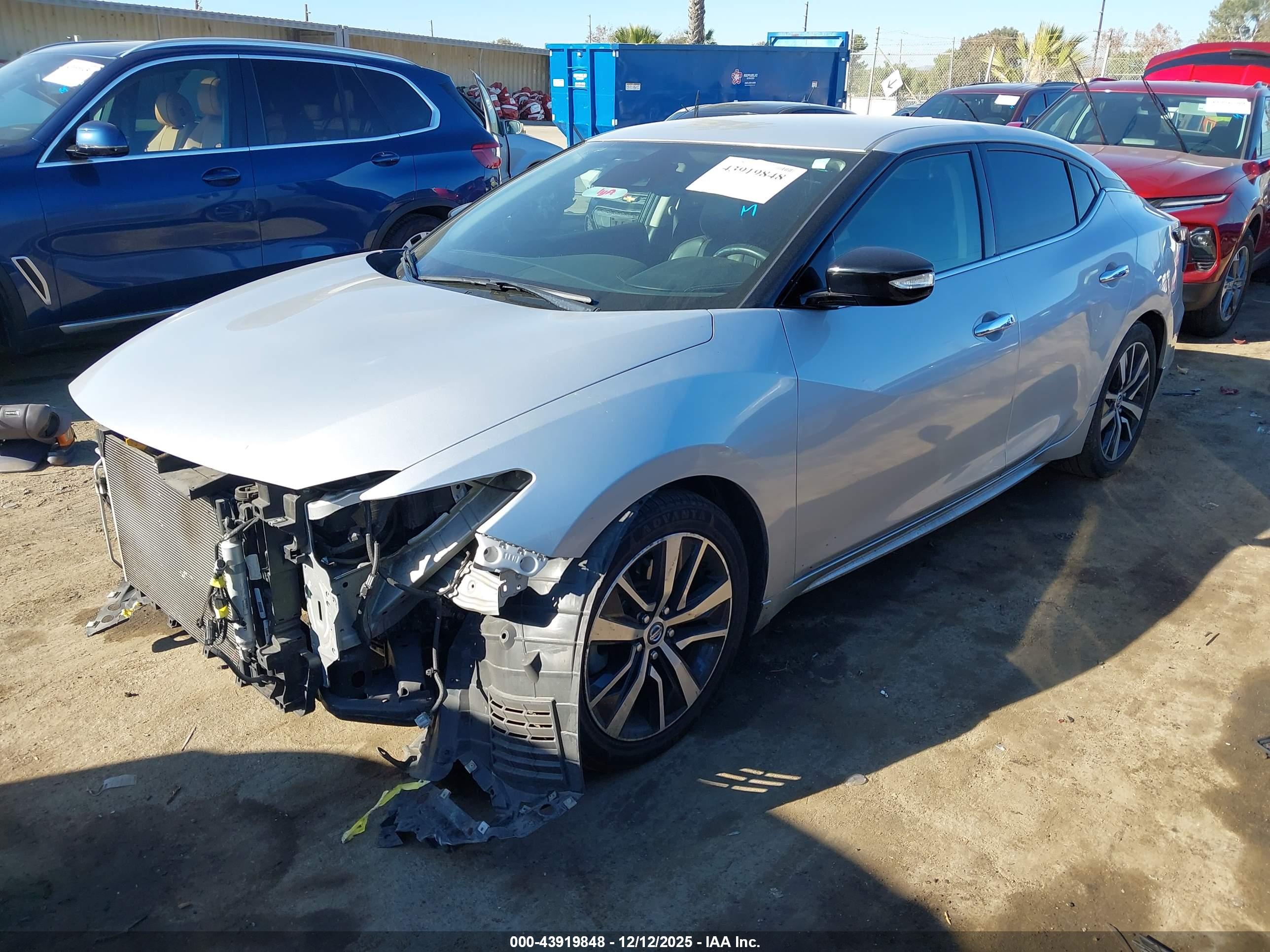 NISSAN MAXIMA image 2