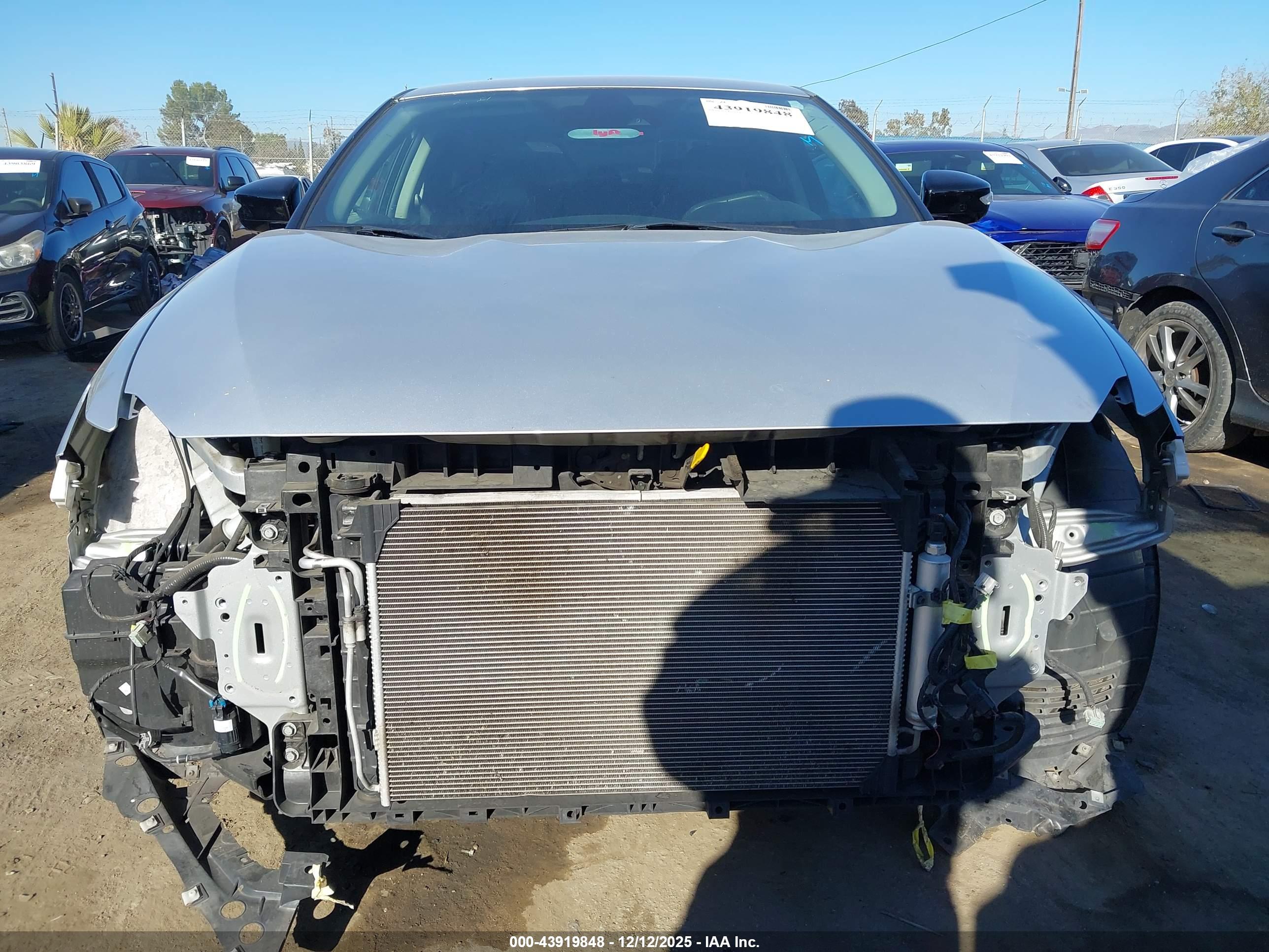 NISSAN MAXIMA image 6