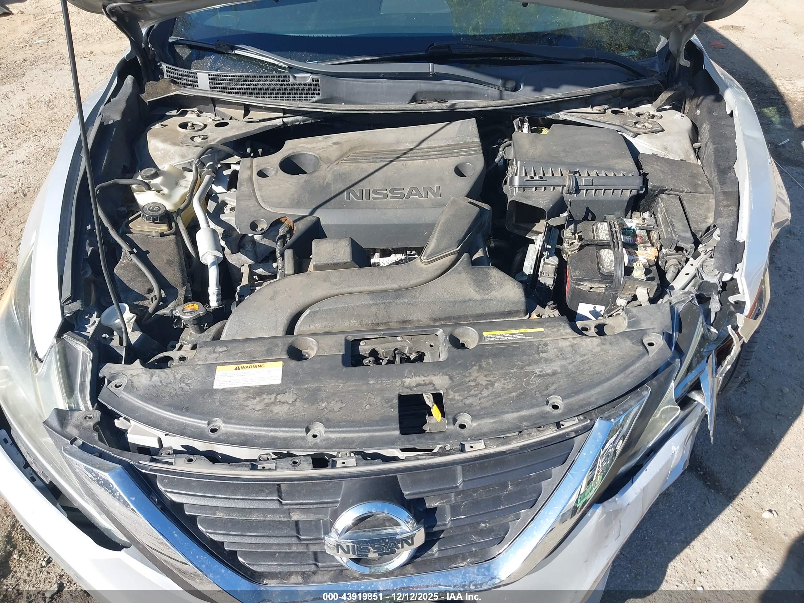 NISSAN ALTIMA image 10