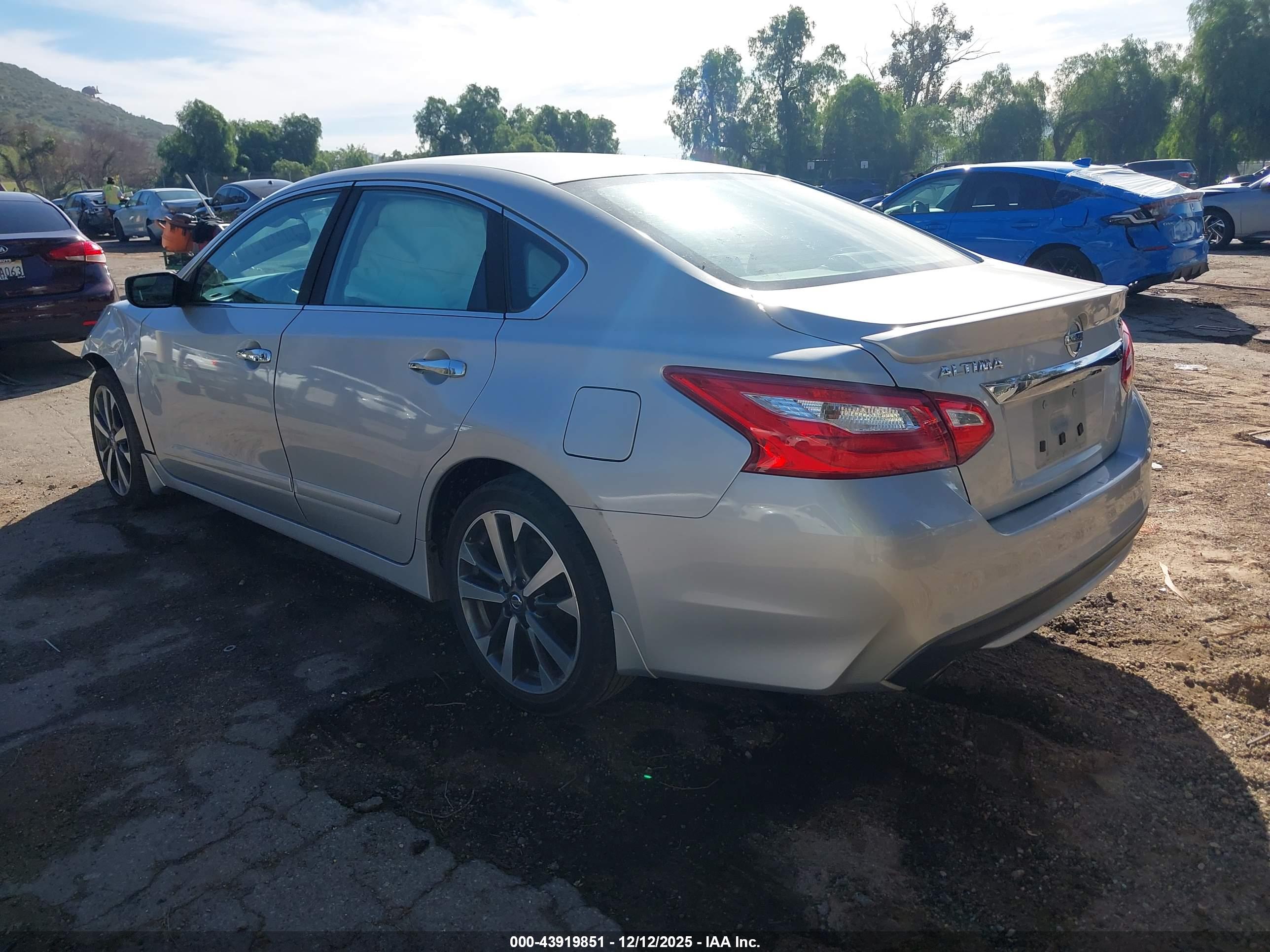 NISSAN ALTIMA image 3