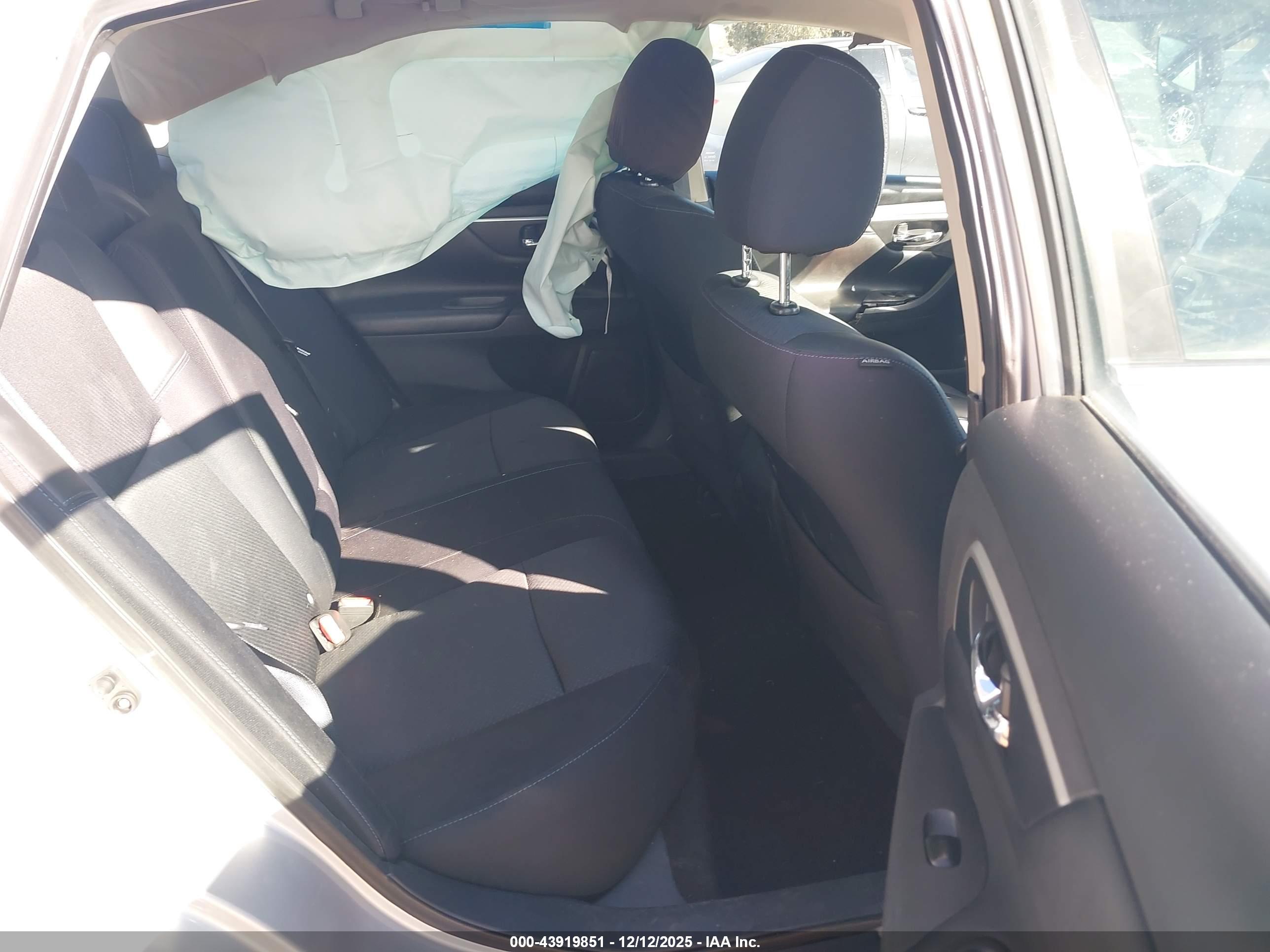NISSAN ALTIMA image 8