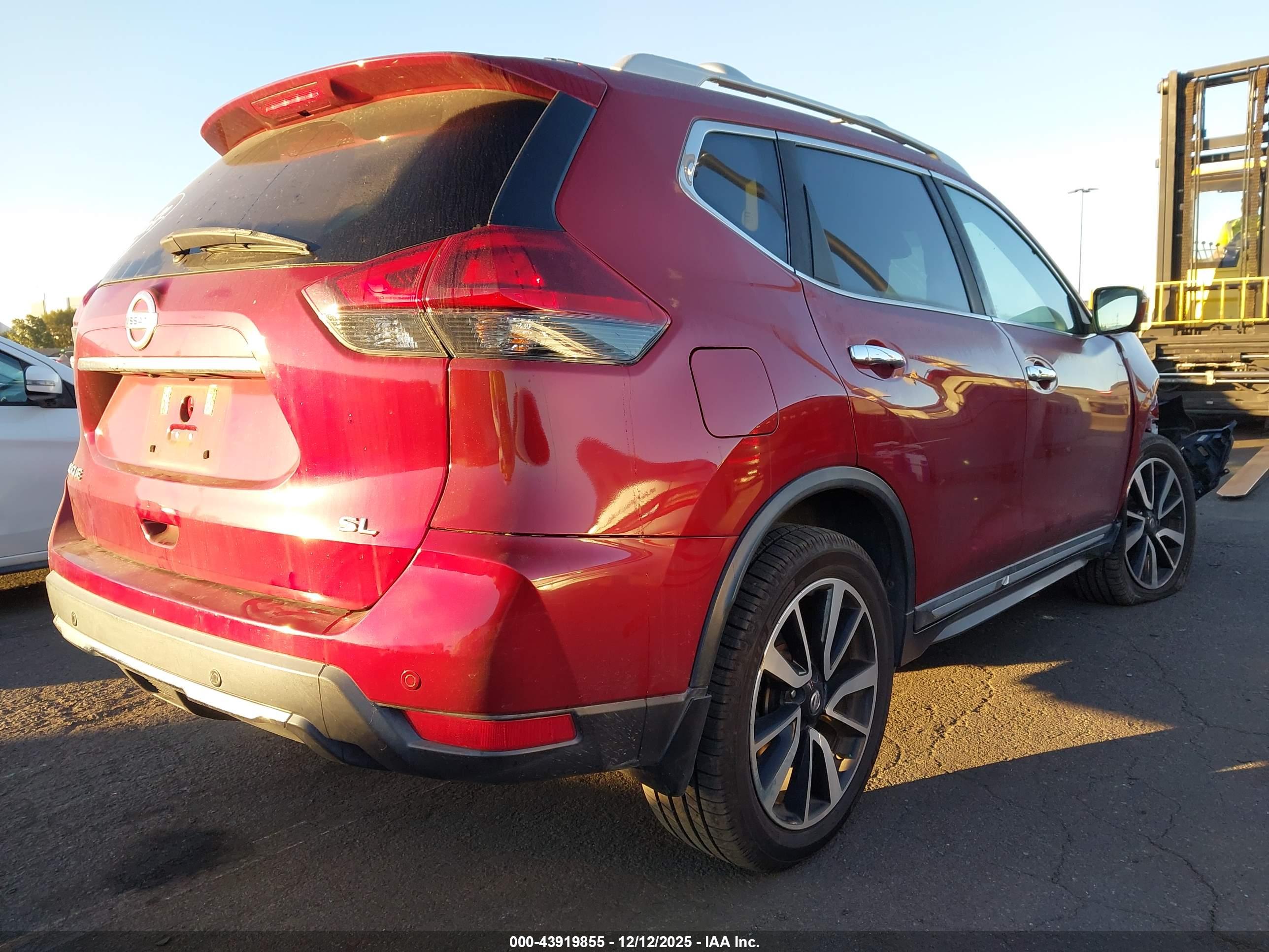 NISSAN ROGUE image 4