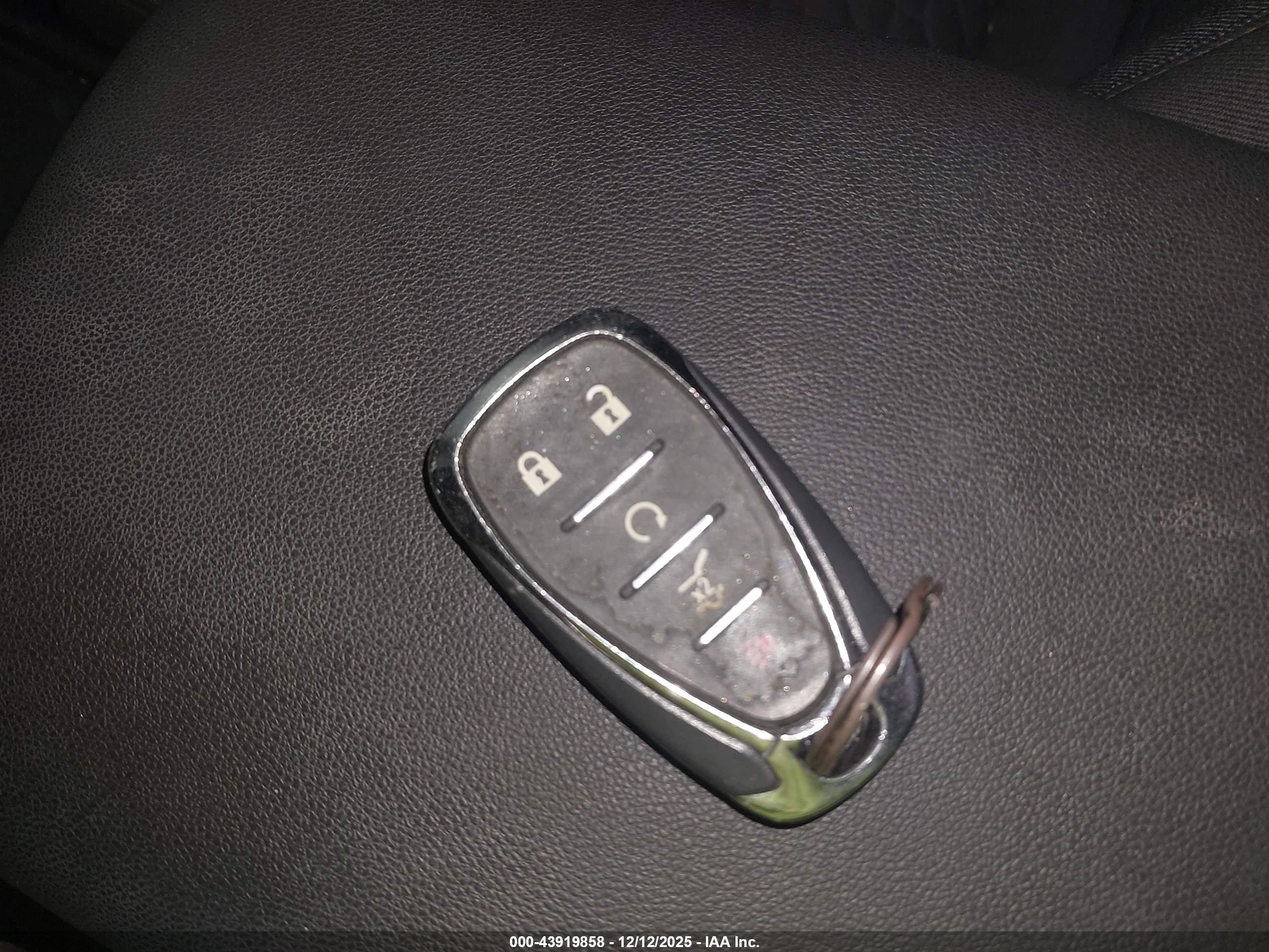 CHEVROLET EQUINOX image 11