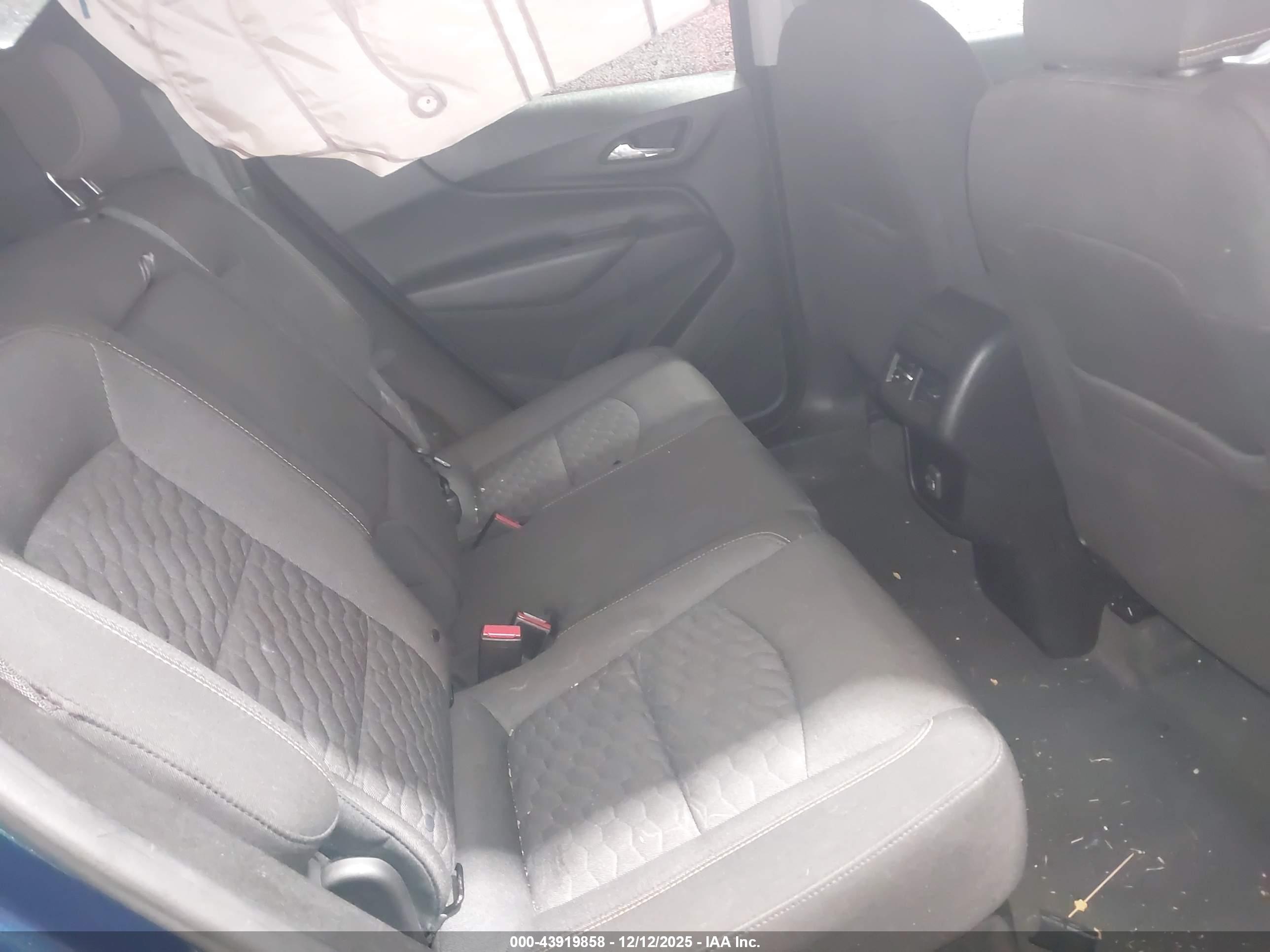 CHEVROLET EQUINOX image 8