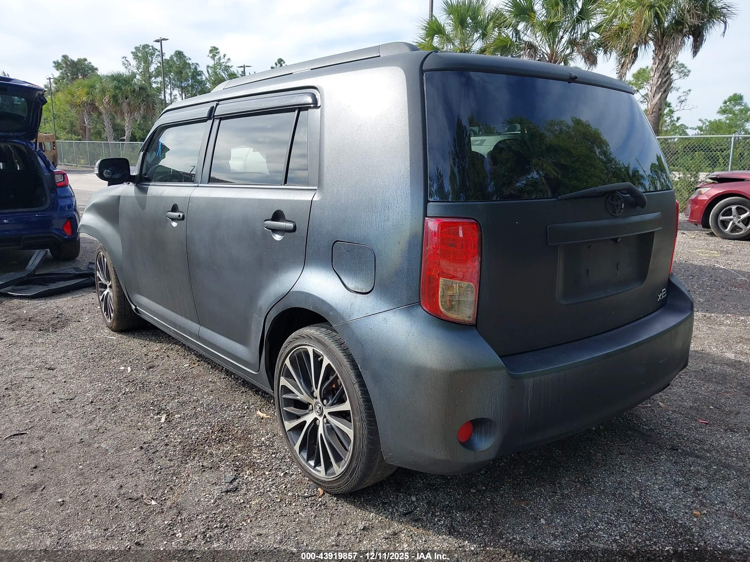SCION XB image 3
