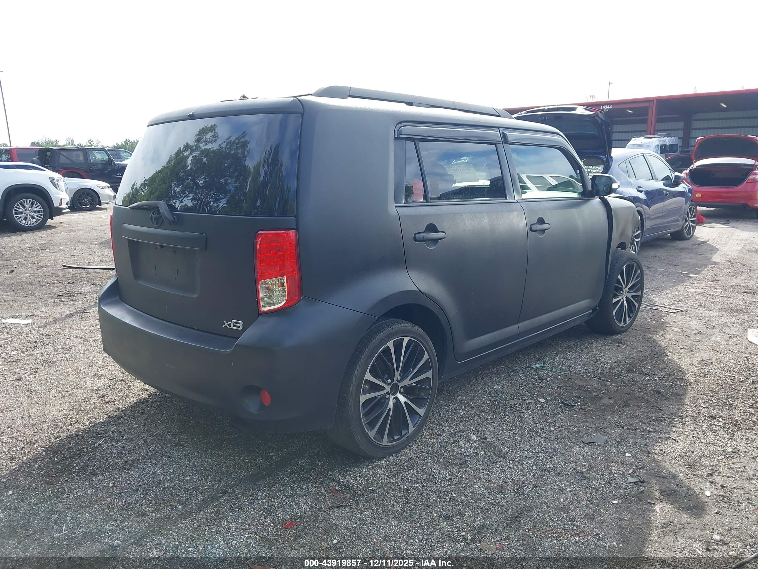 SCION XB image 4