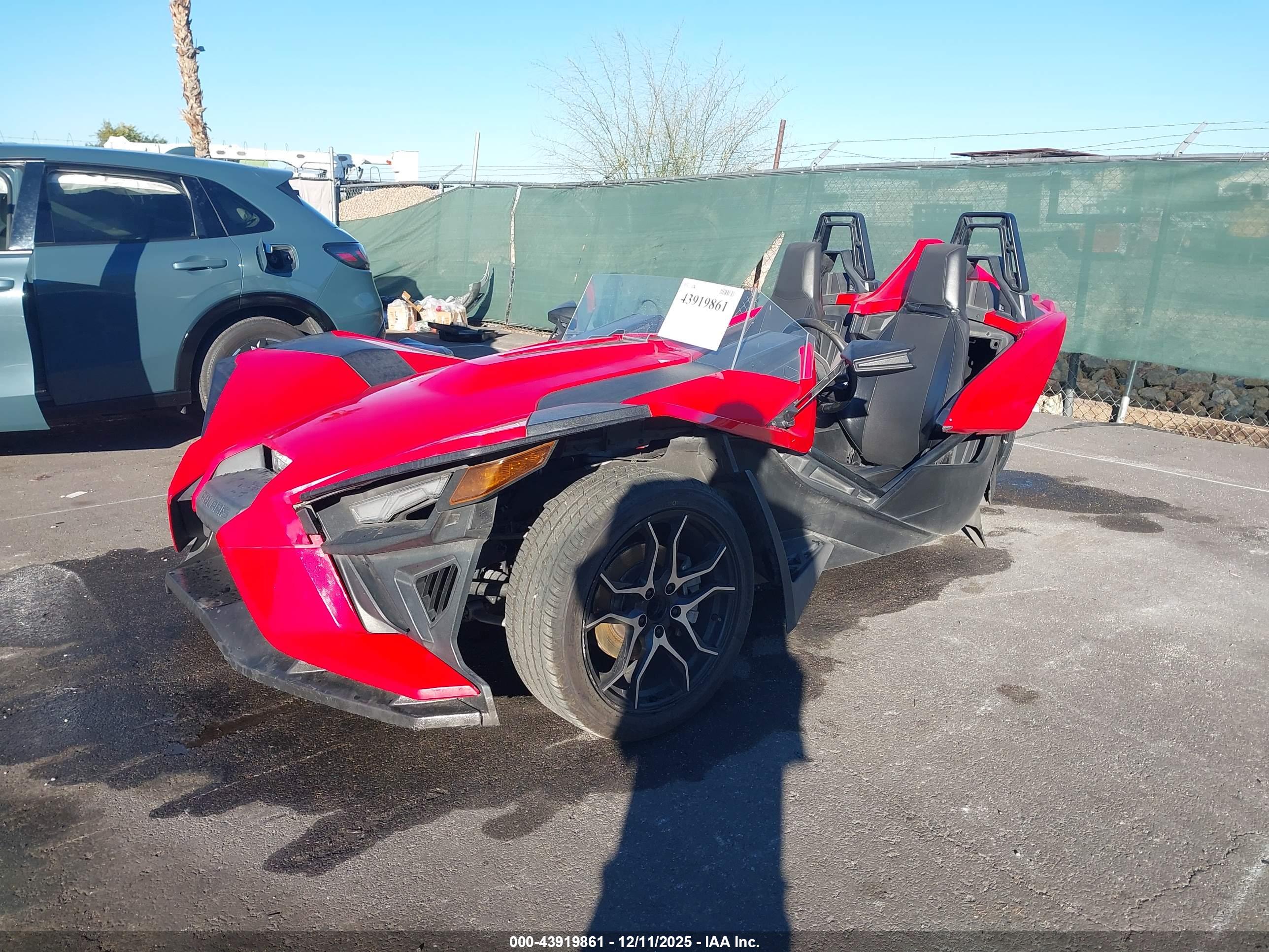 POLARIS SLINGSHOT image 2