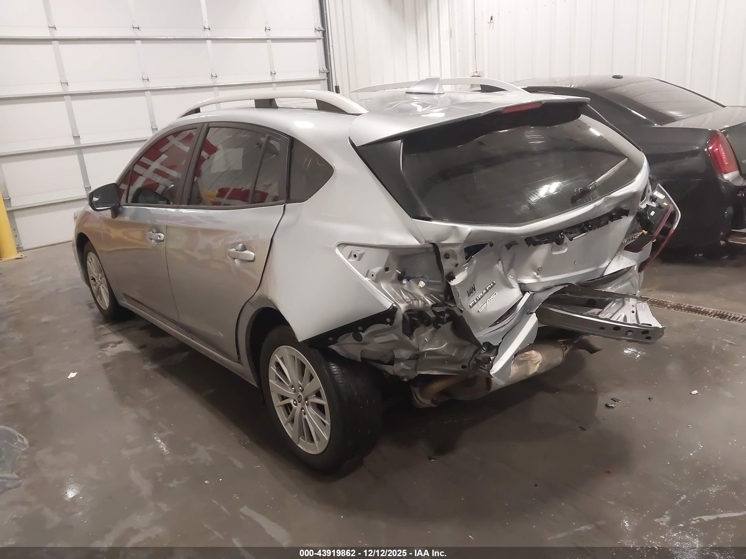SUBARU IMPREZA image 3