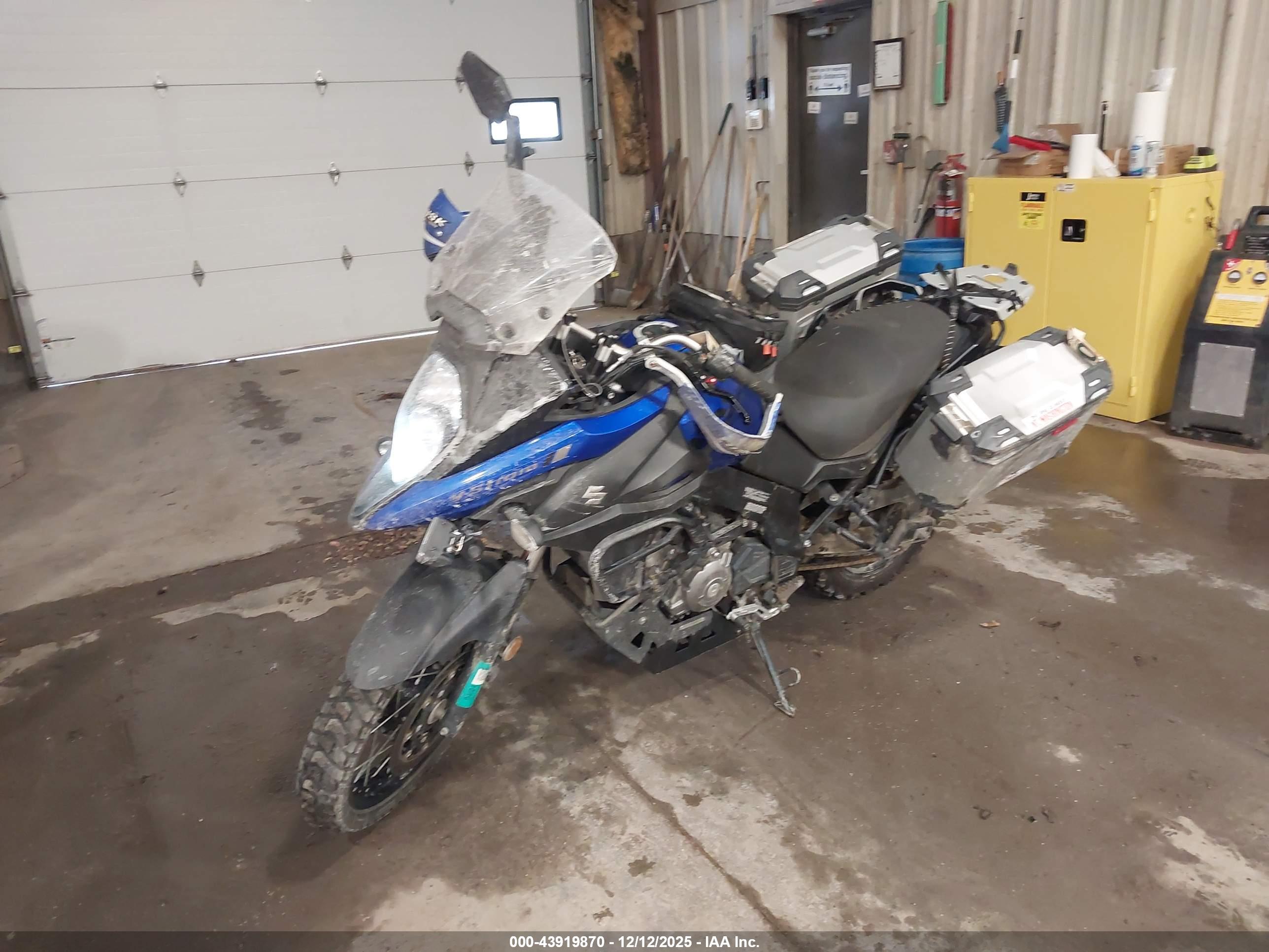 SUZUKI DL650 image 2