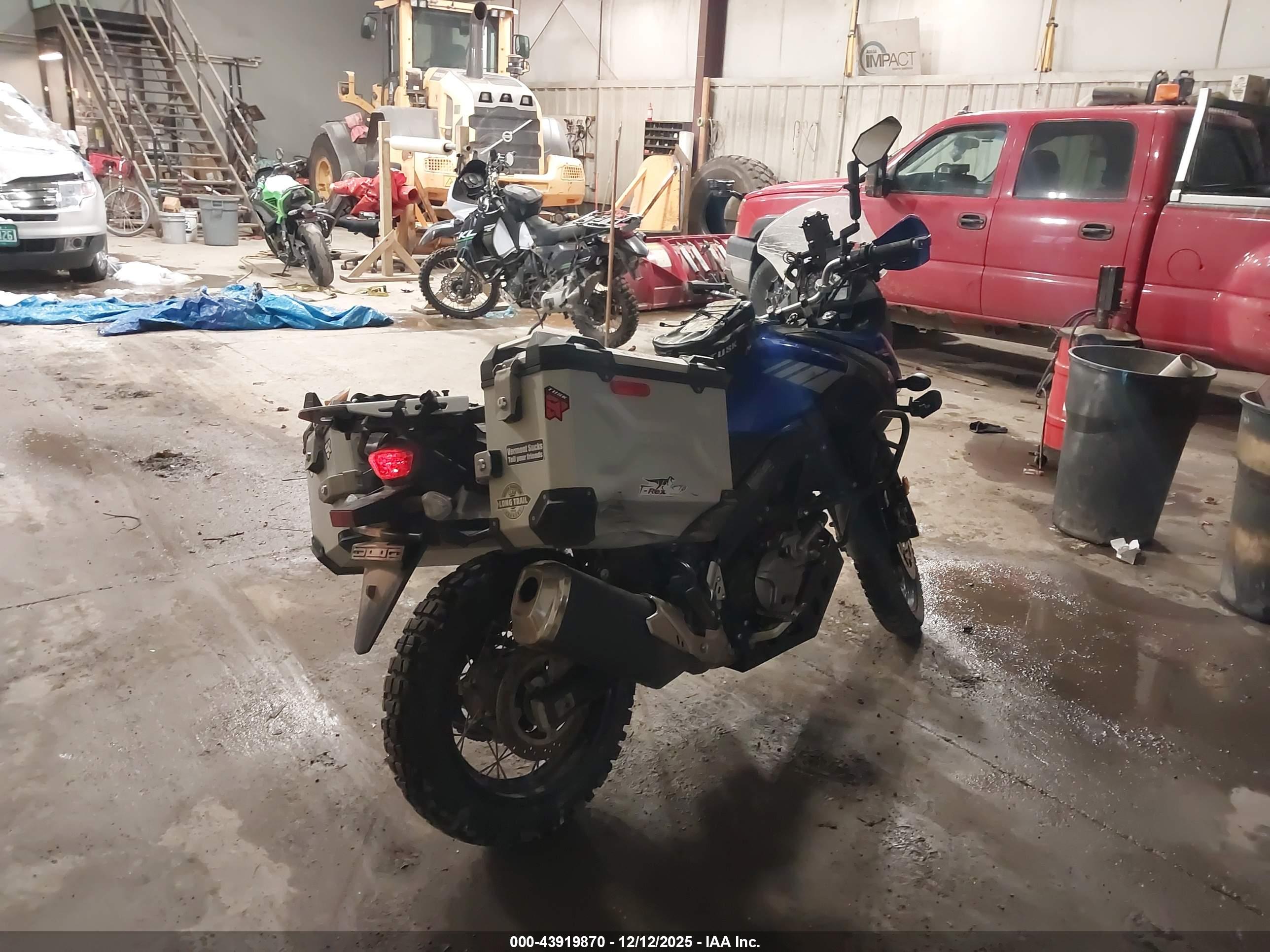 SUZUKI DL650 image 4