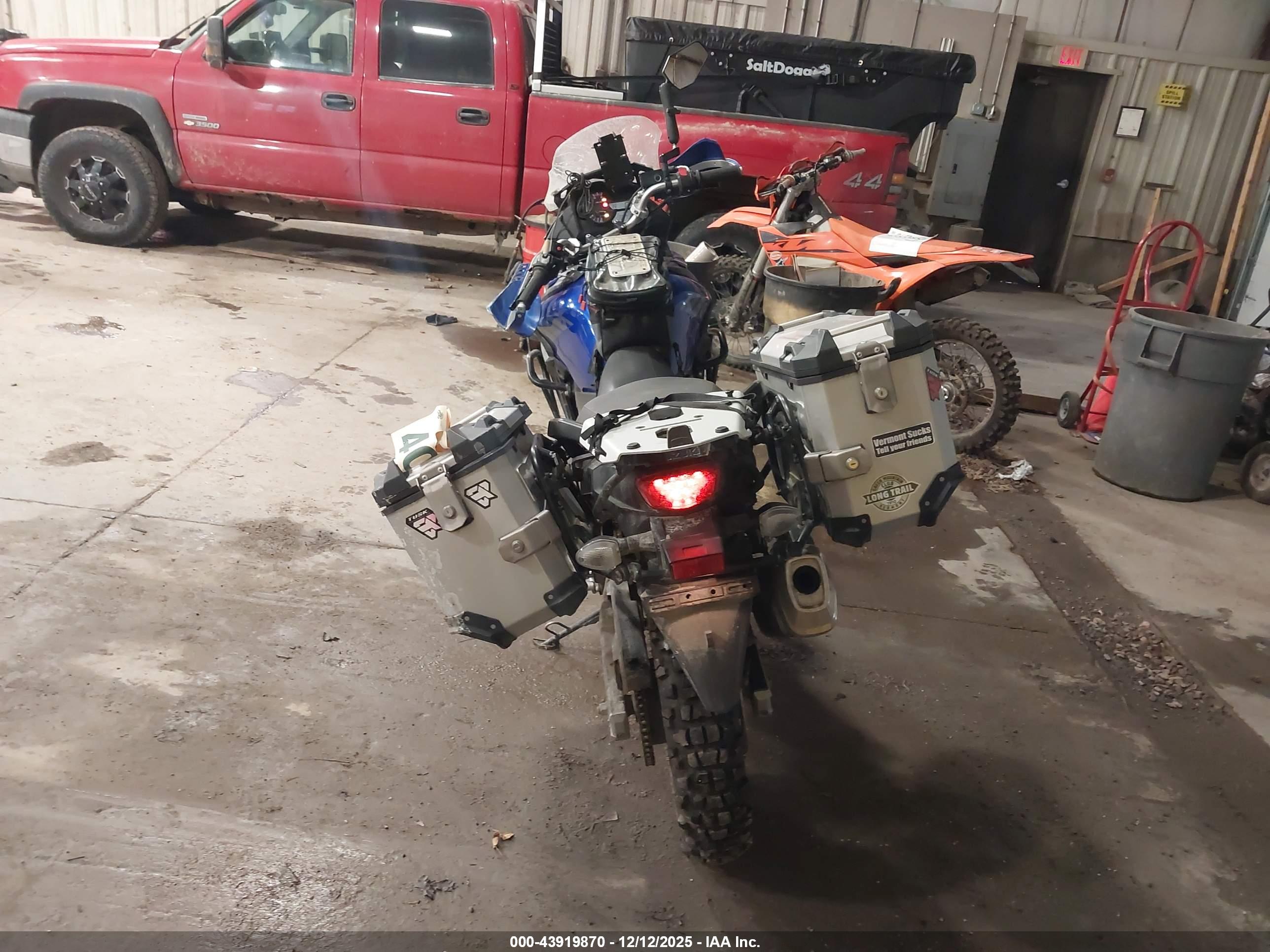 SUZUKI DL650 image 6