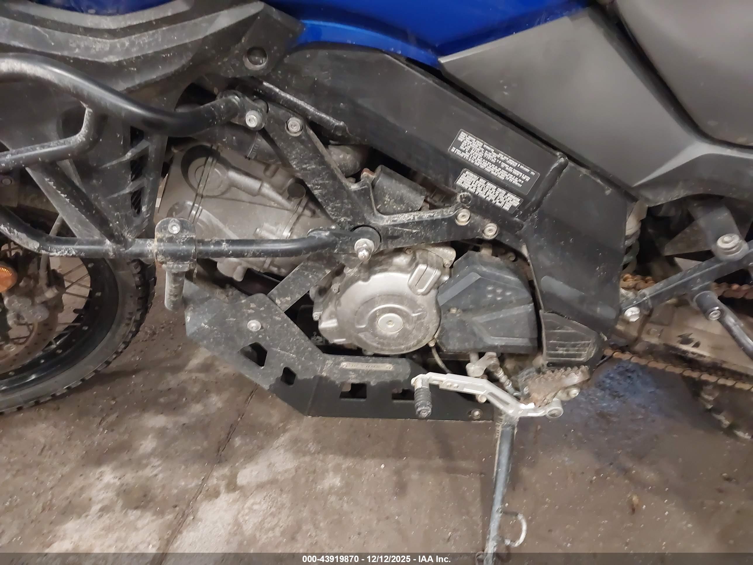 SUZUKI DL650 image 9