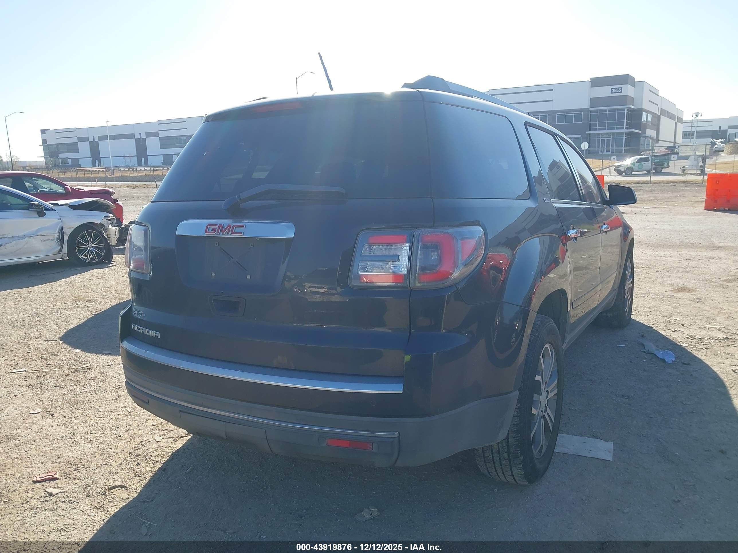 GMC ACADIA image 4