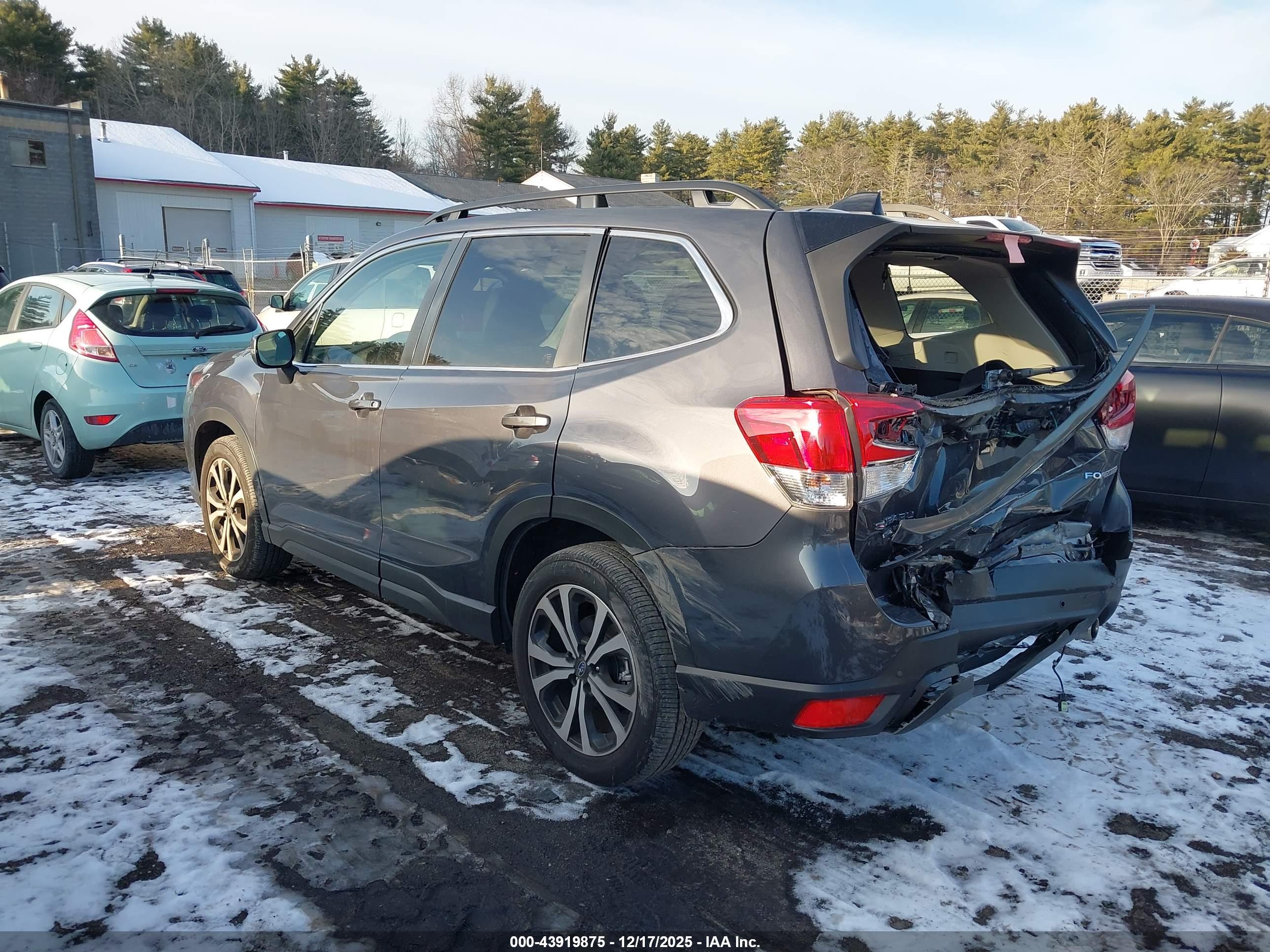 SUBARU FORESTER image 3