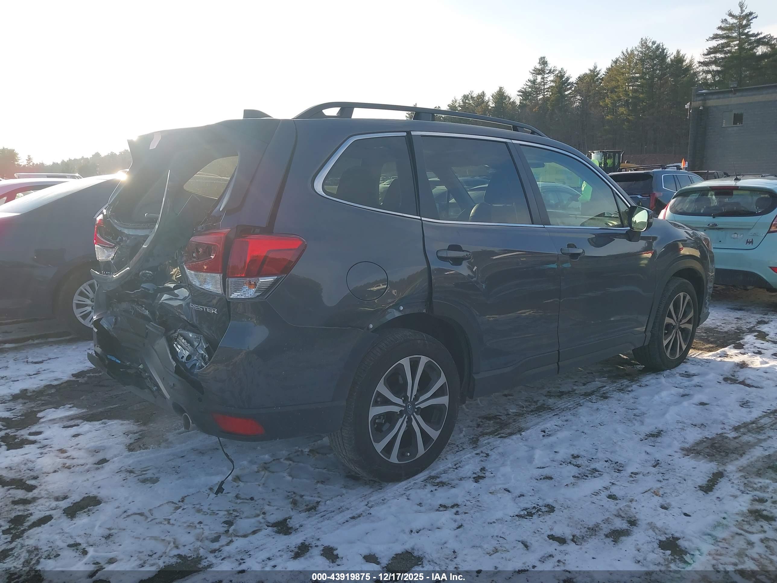 SUBARU FORESTER image 4