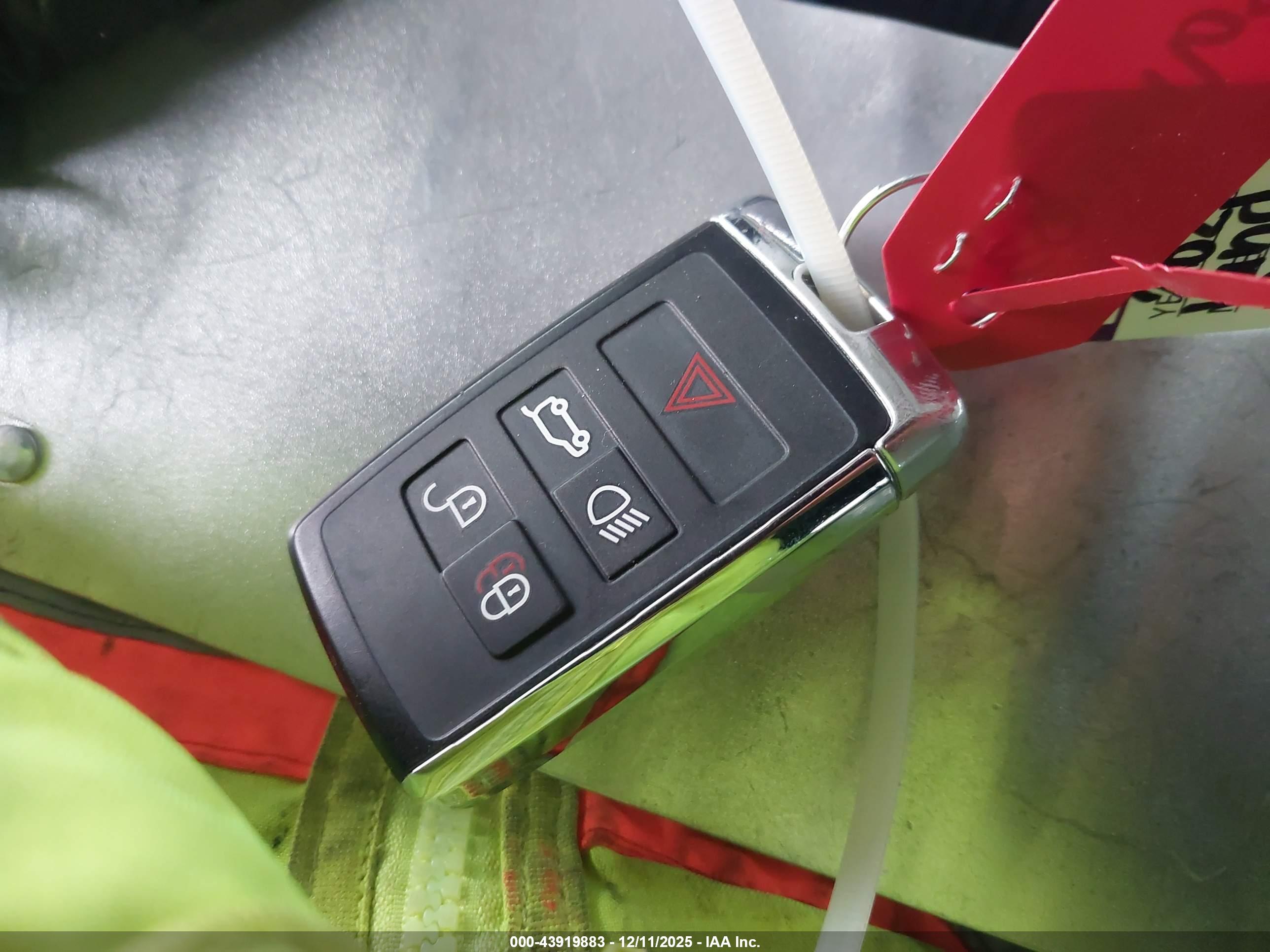 LAND ROVER image 11