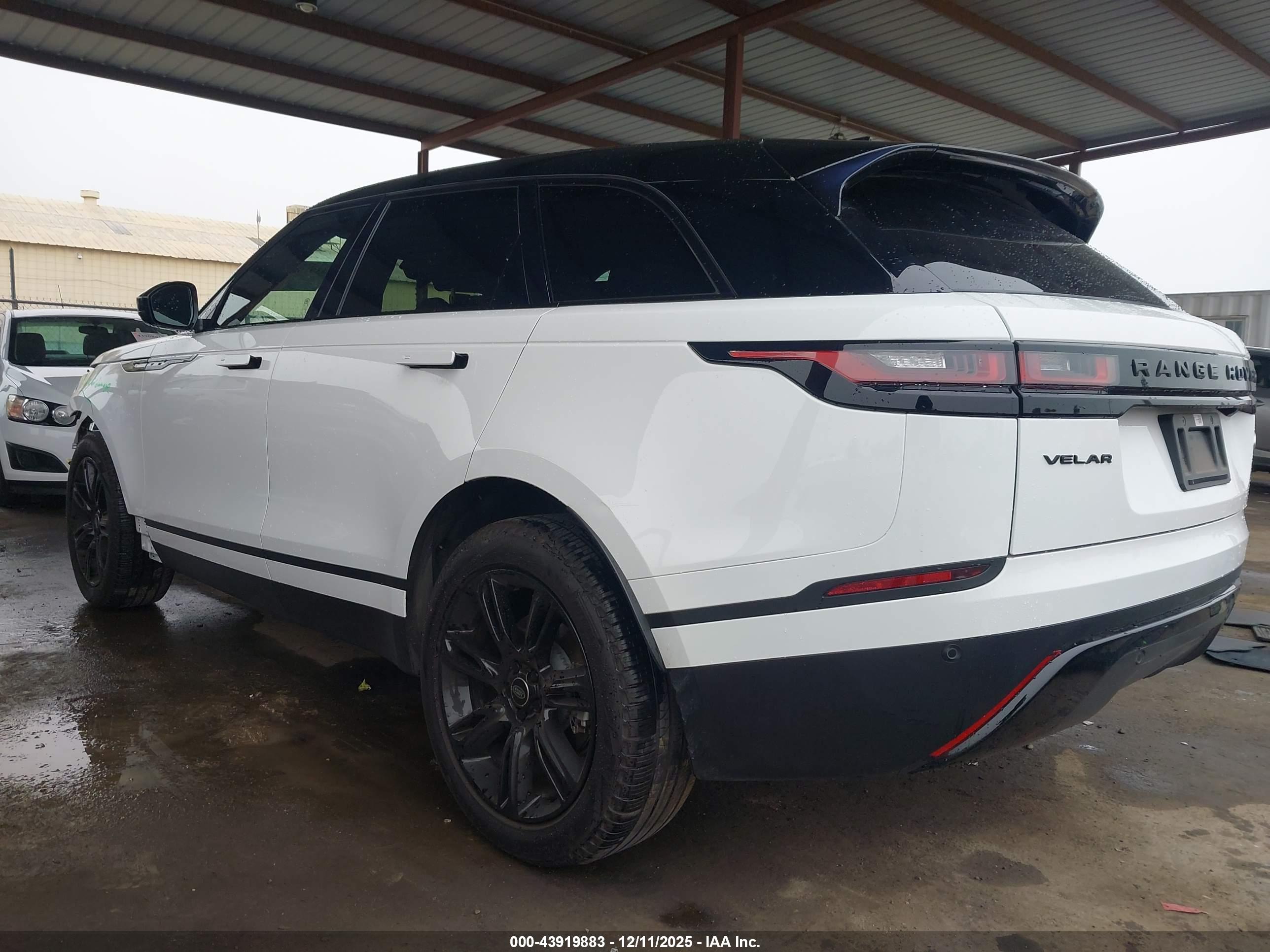 LAND ROVER image 3