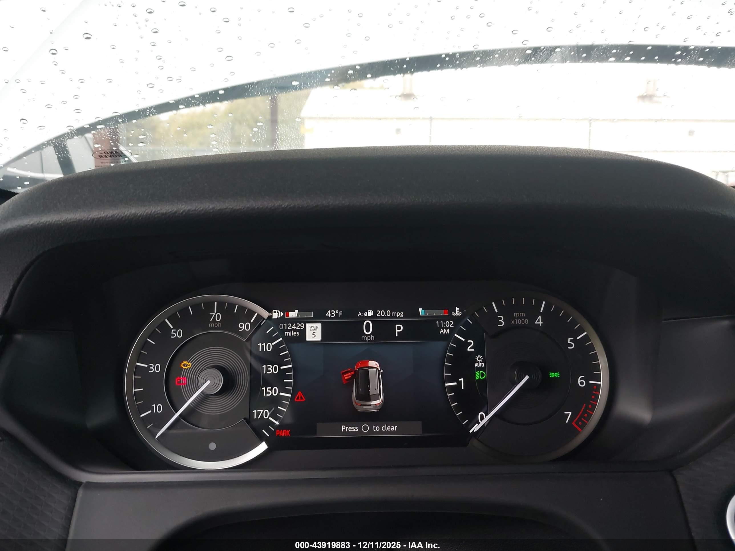 LAND ROVER image 7