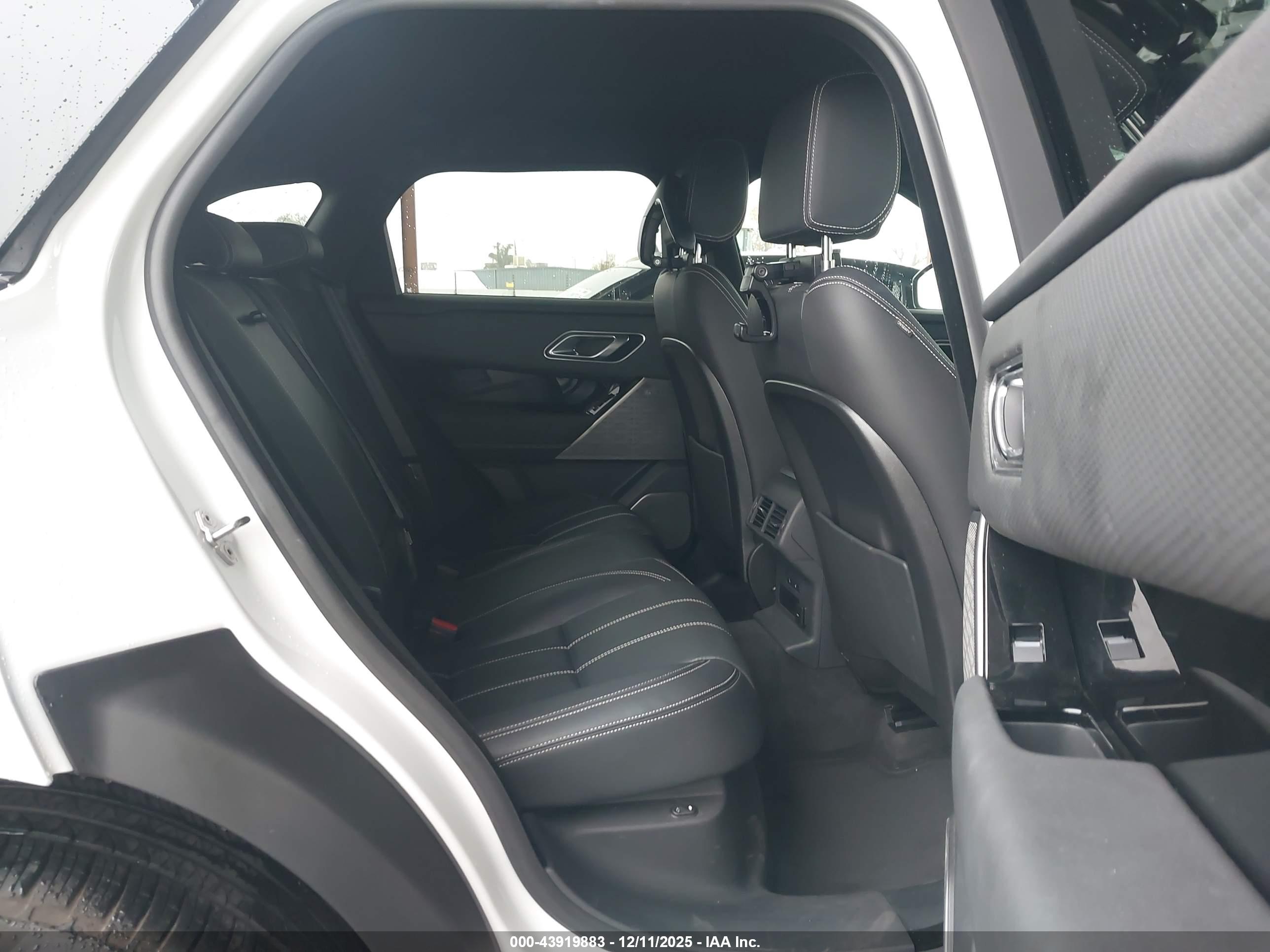 LAND ROVER image 8