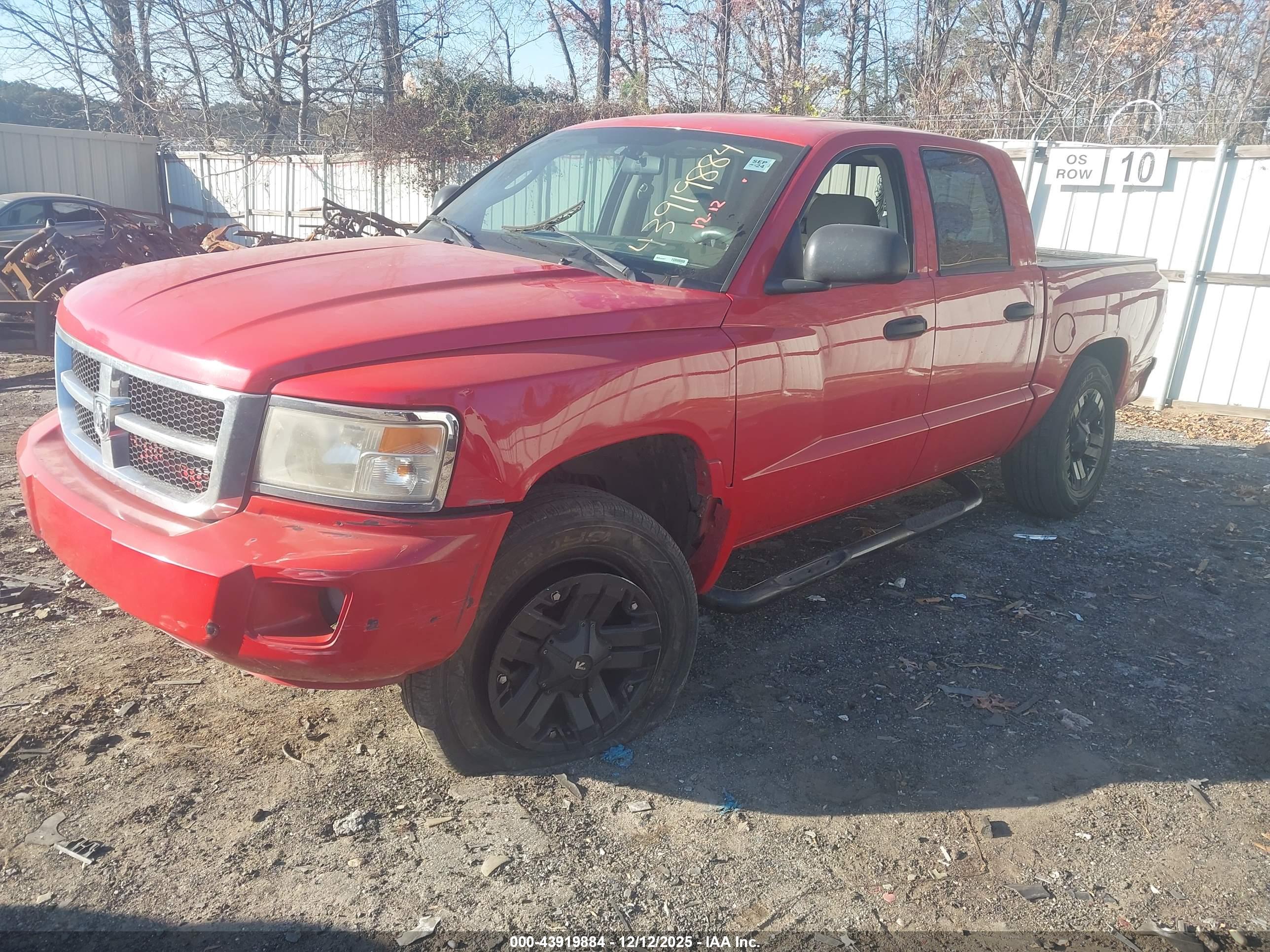 DODGE DAKOTA image 2