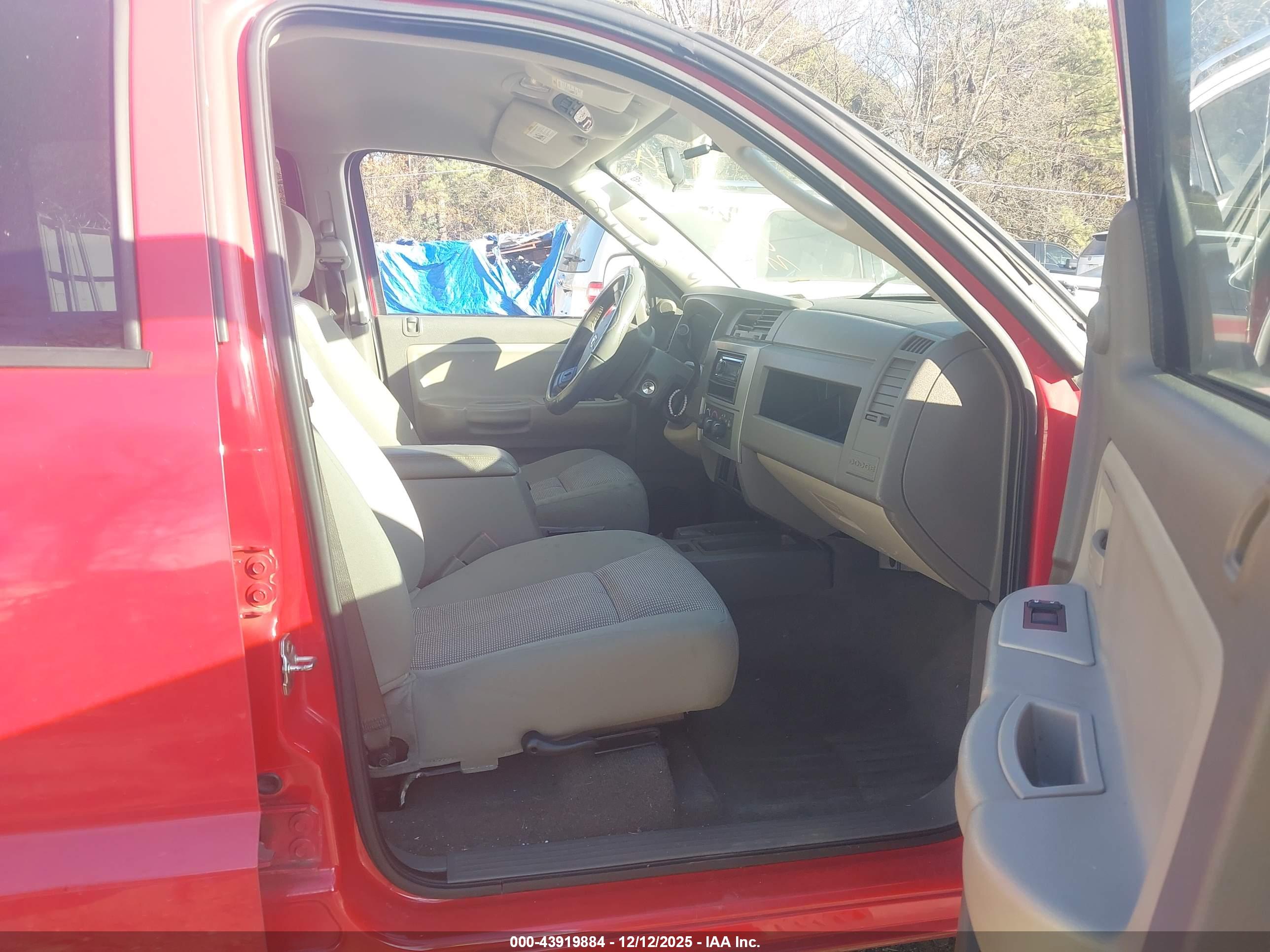 DODGE DAKOTA image 5