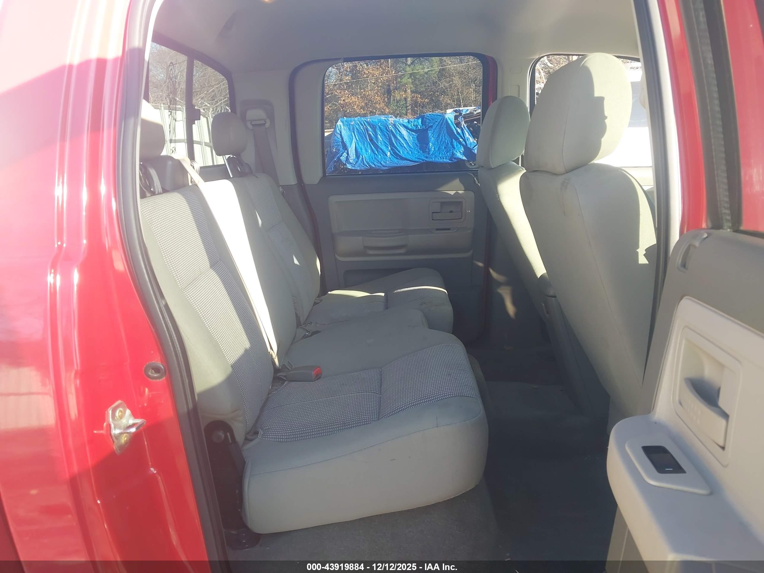 DODGE DAKOTA image 8