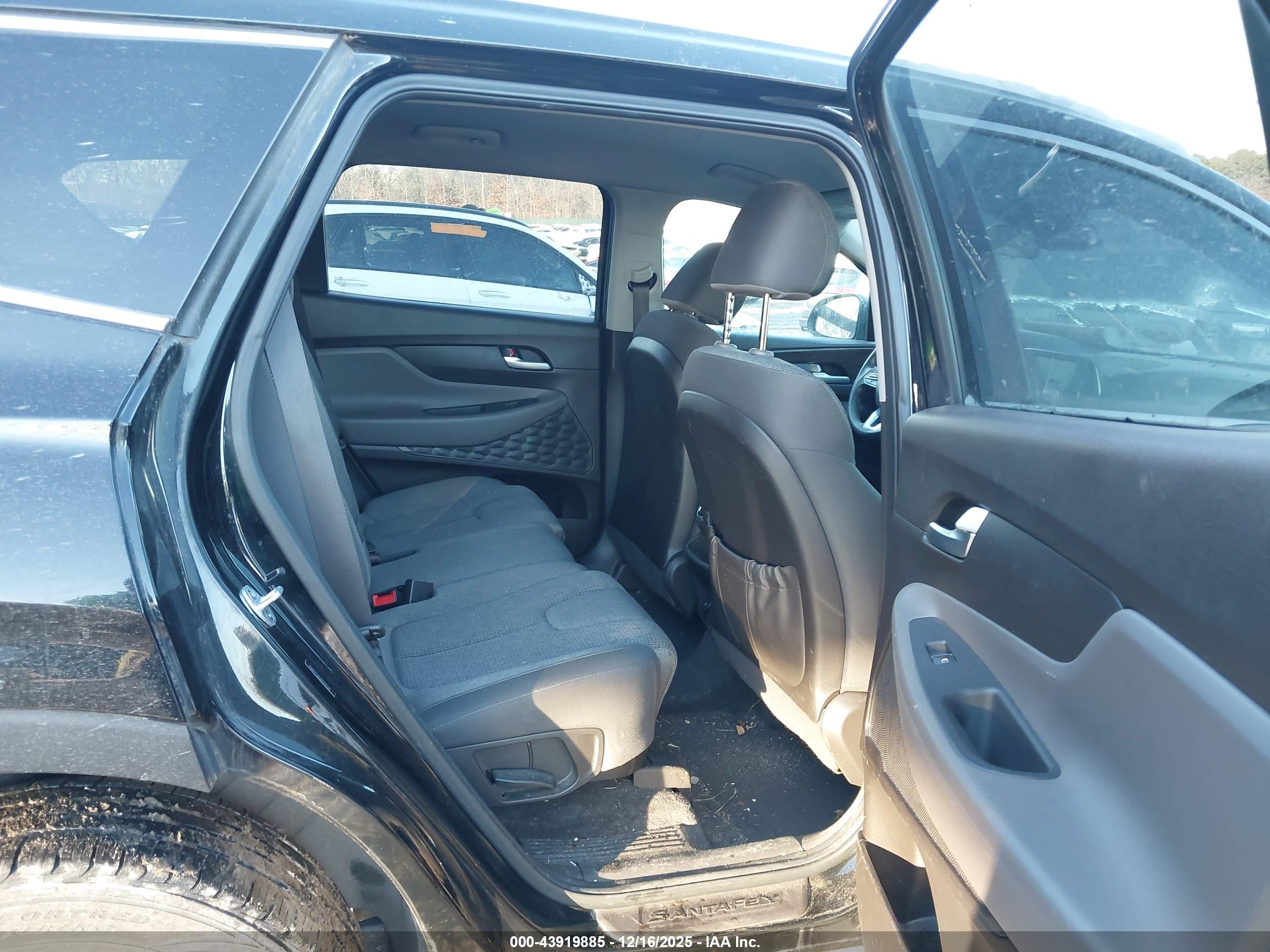 HYUNDAI SANTA image 8