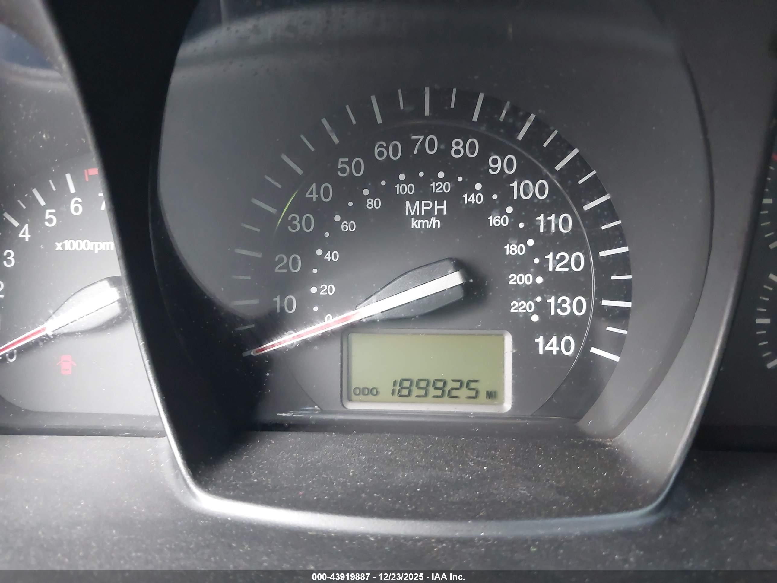 KIA SPECTRA image 7