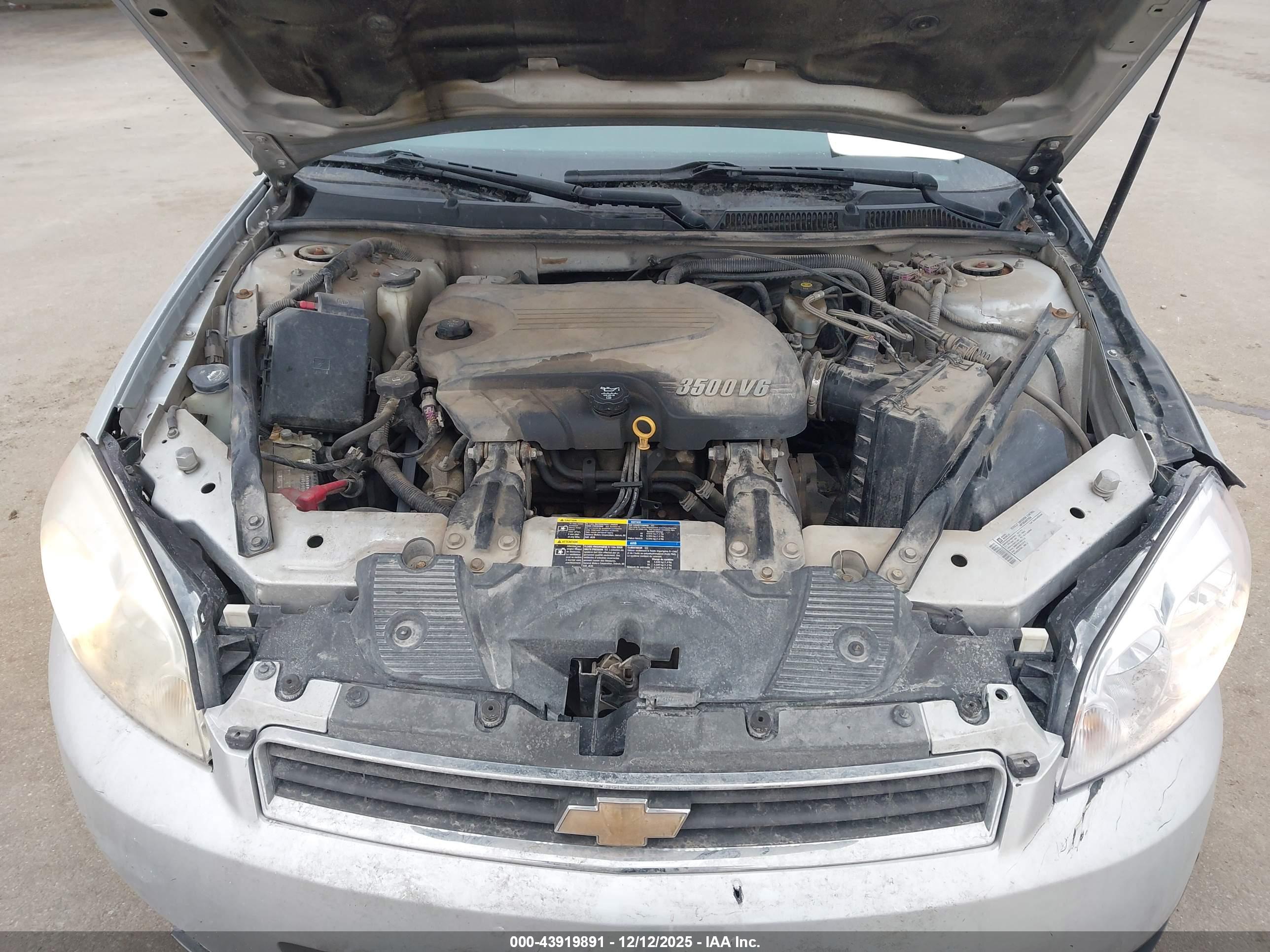 CHEVROLET IMPALA image 10