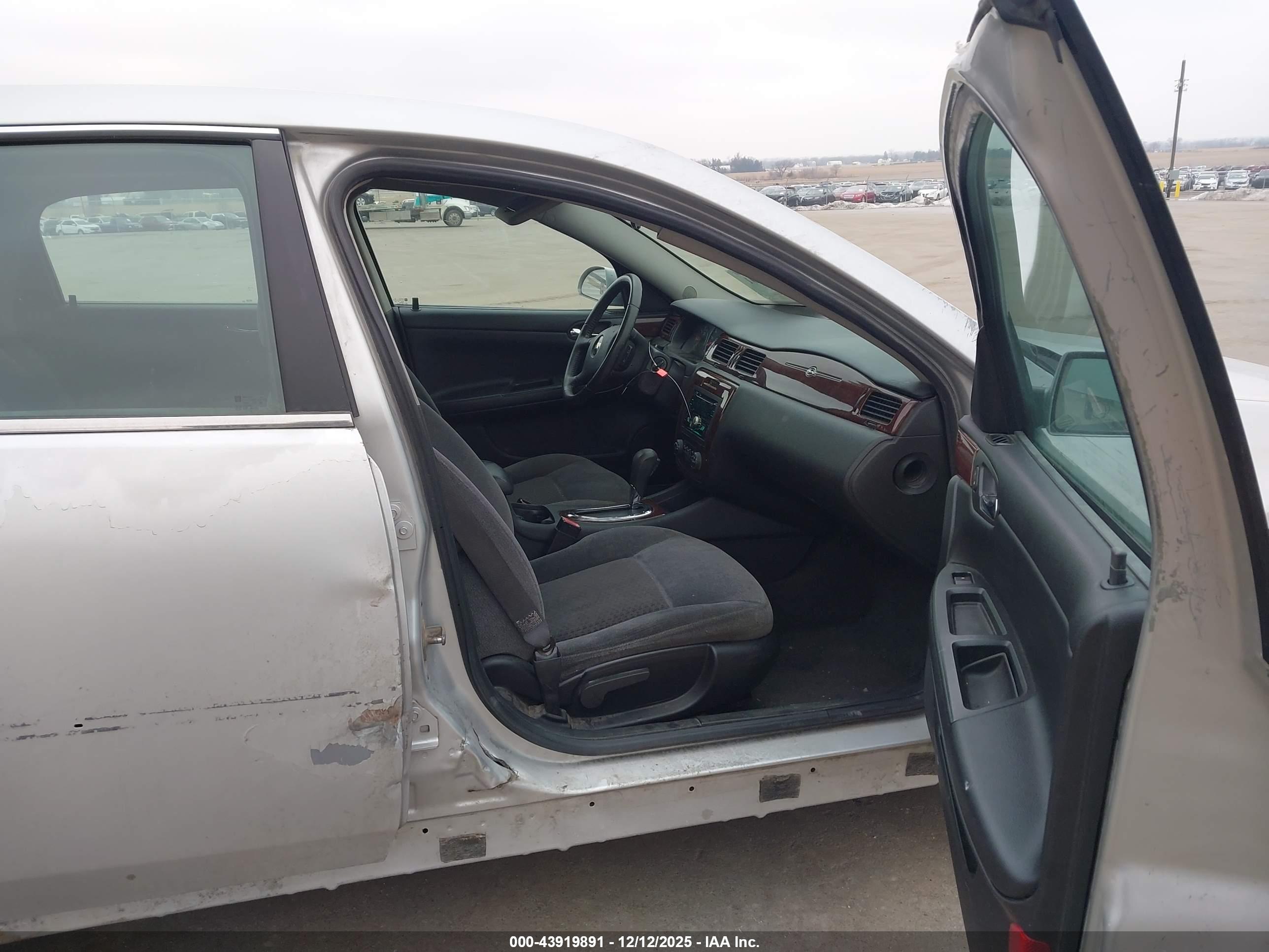 CHEVROLET IMPALA image 5
