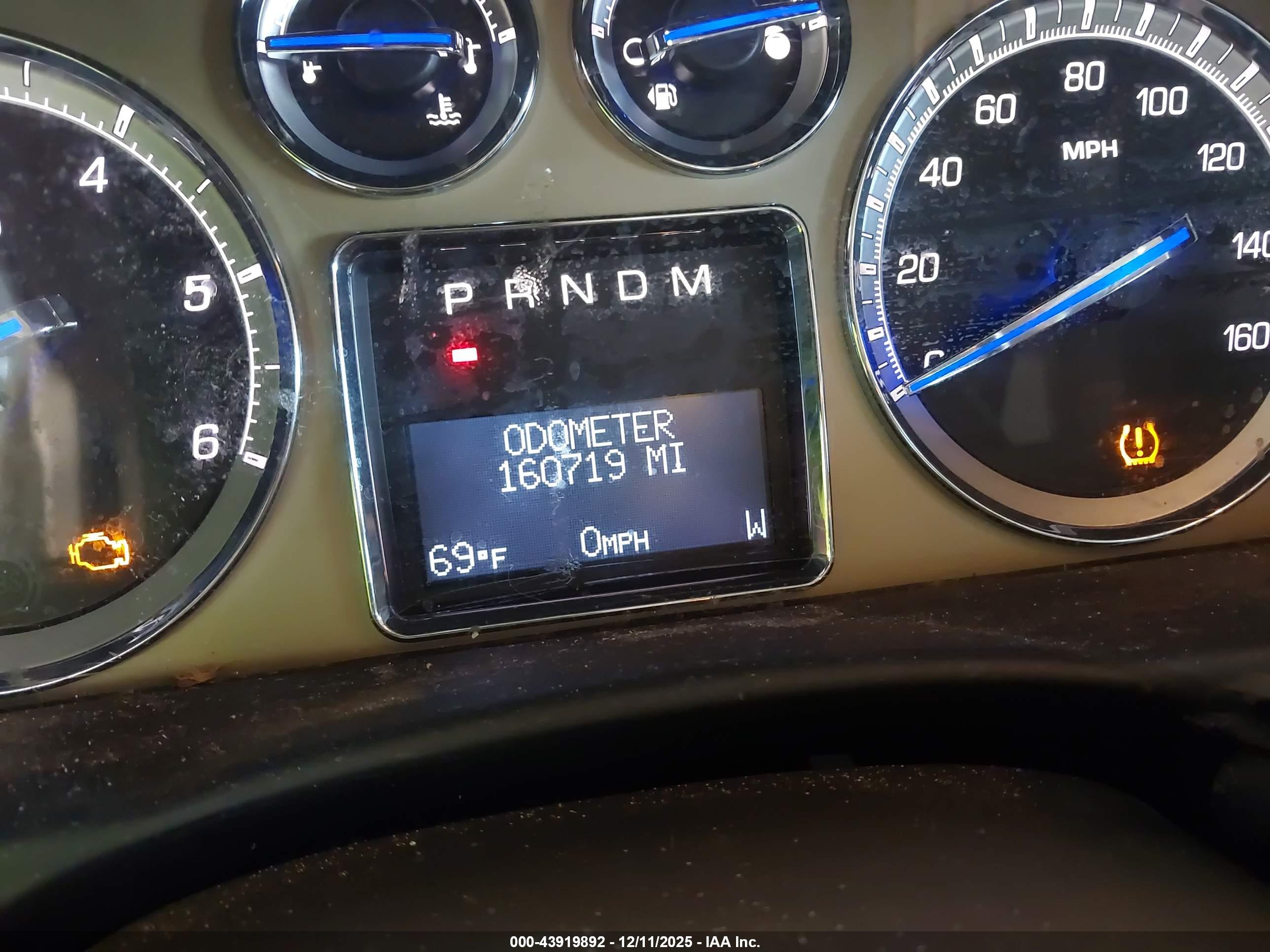 CADILLAC ESCALADE image 7