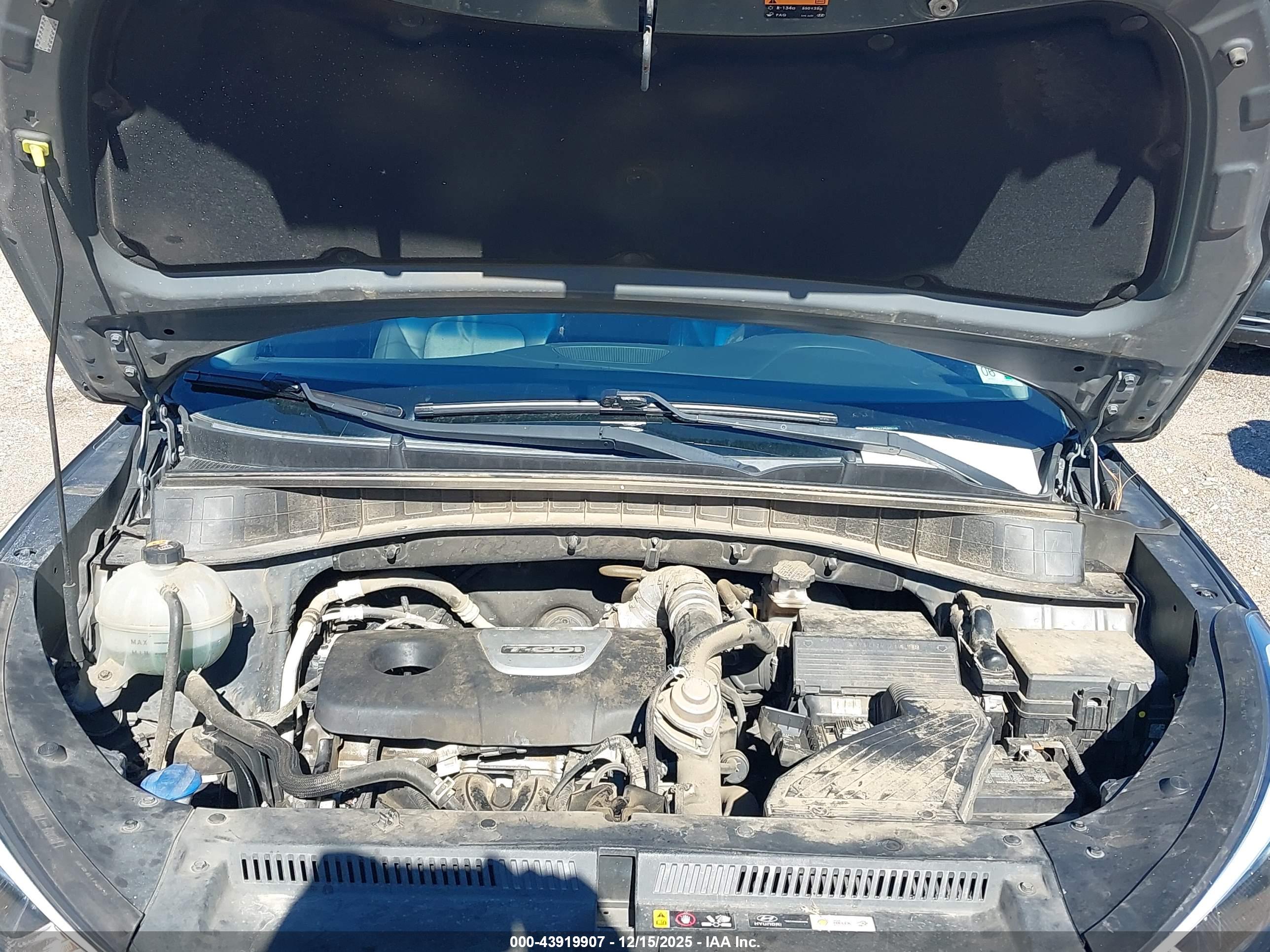 HYUNDAI TUCSON image 10