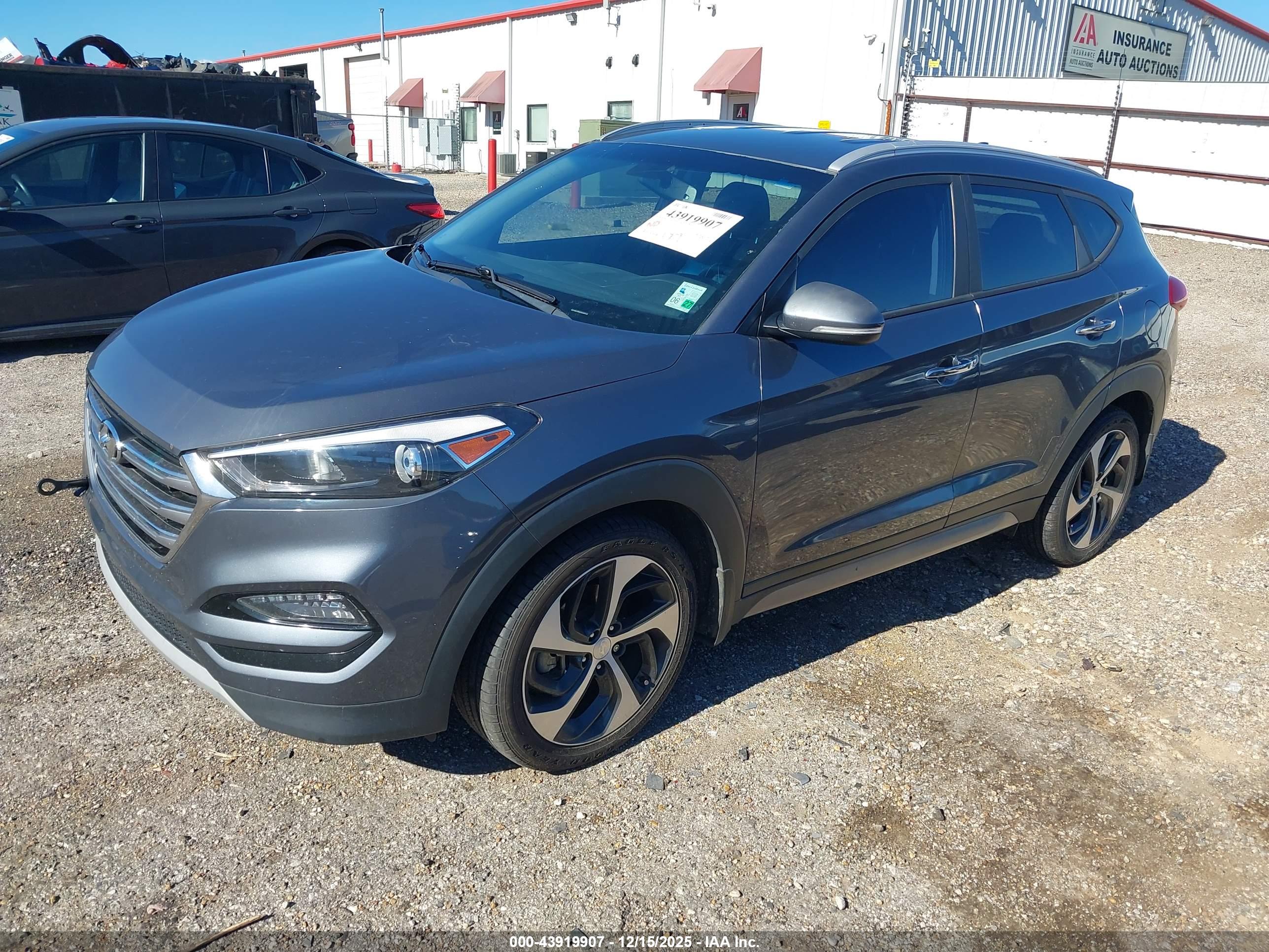 HYUNDAI TUCSON image 2