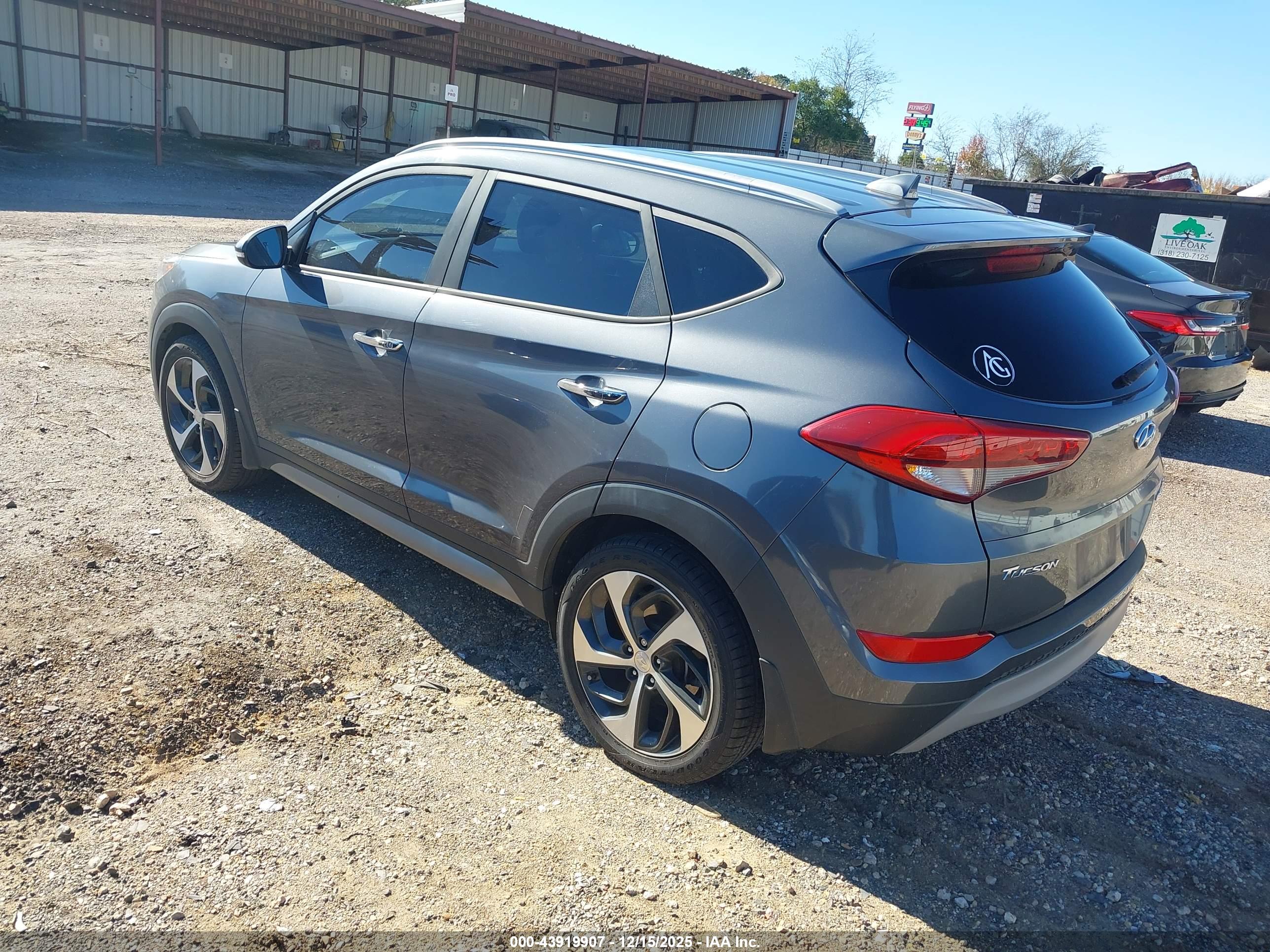HYUNDAI TUCSON image 3
