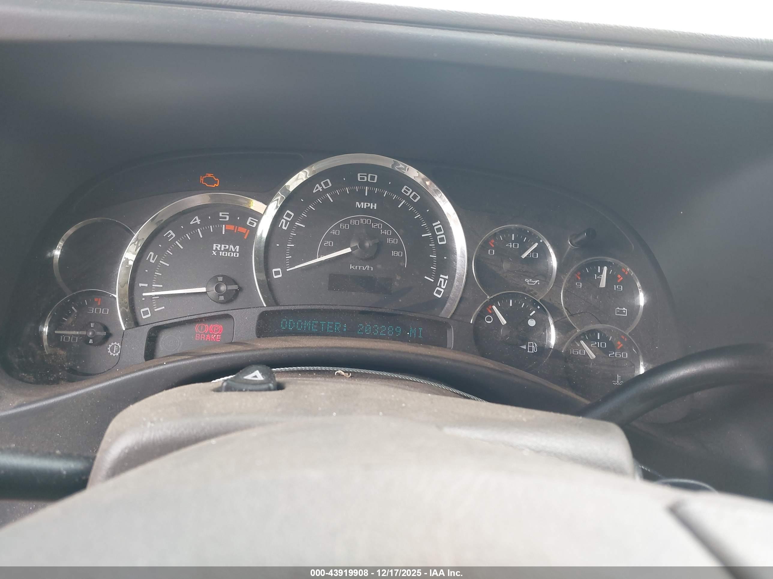 CADILLAC ESCALADE image 7