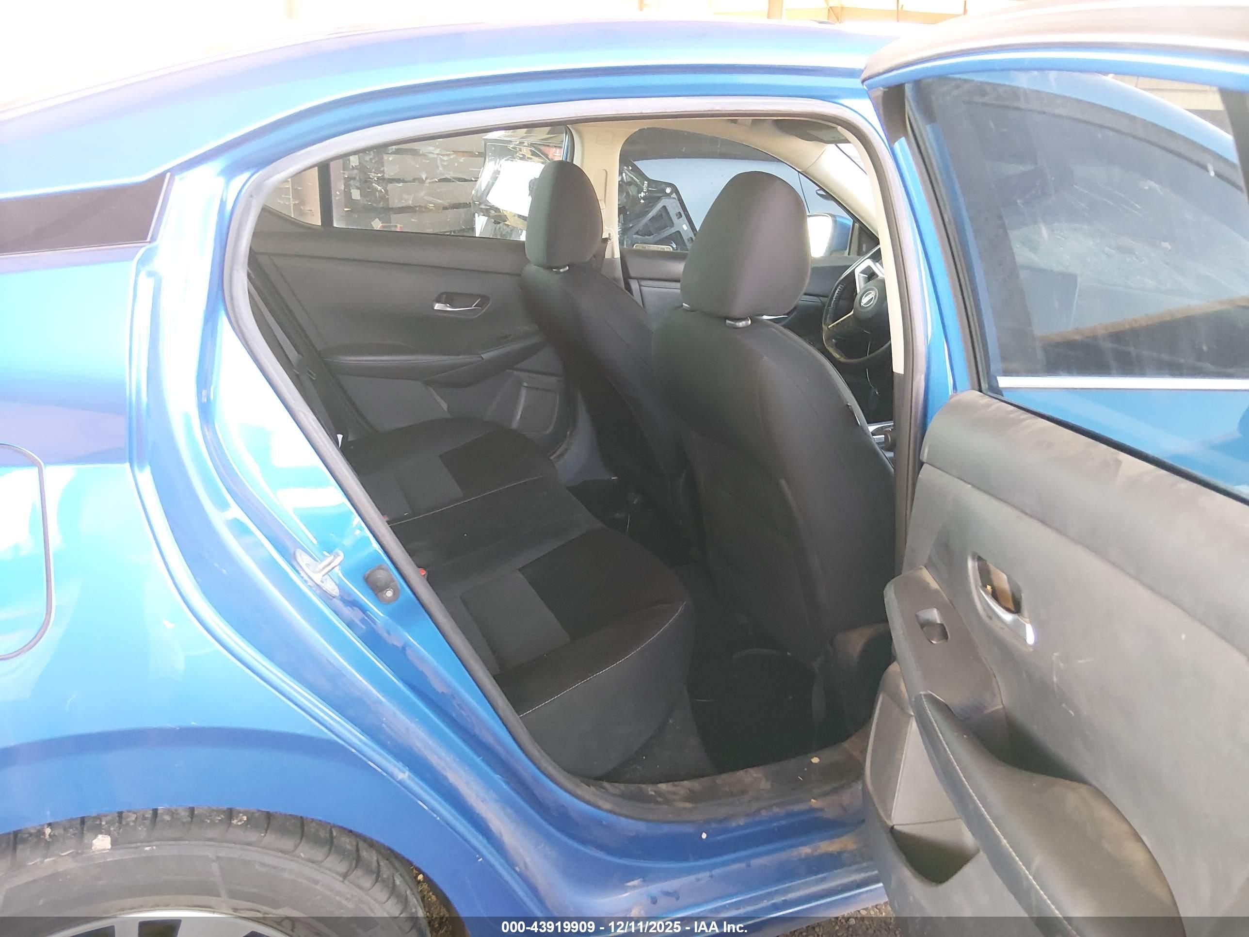 NISSAN SENTRA image 8