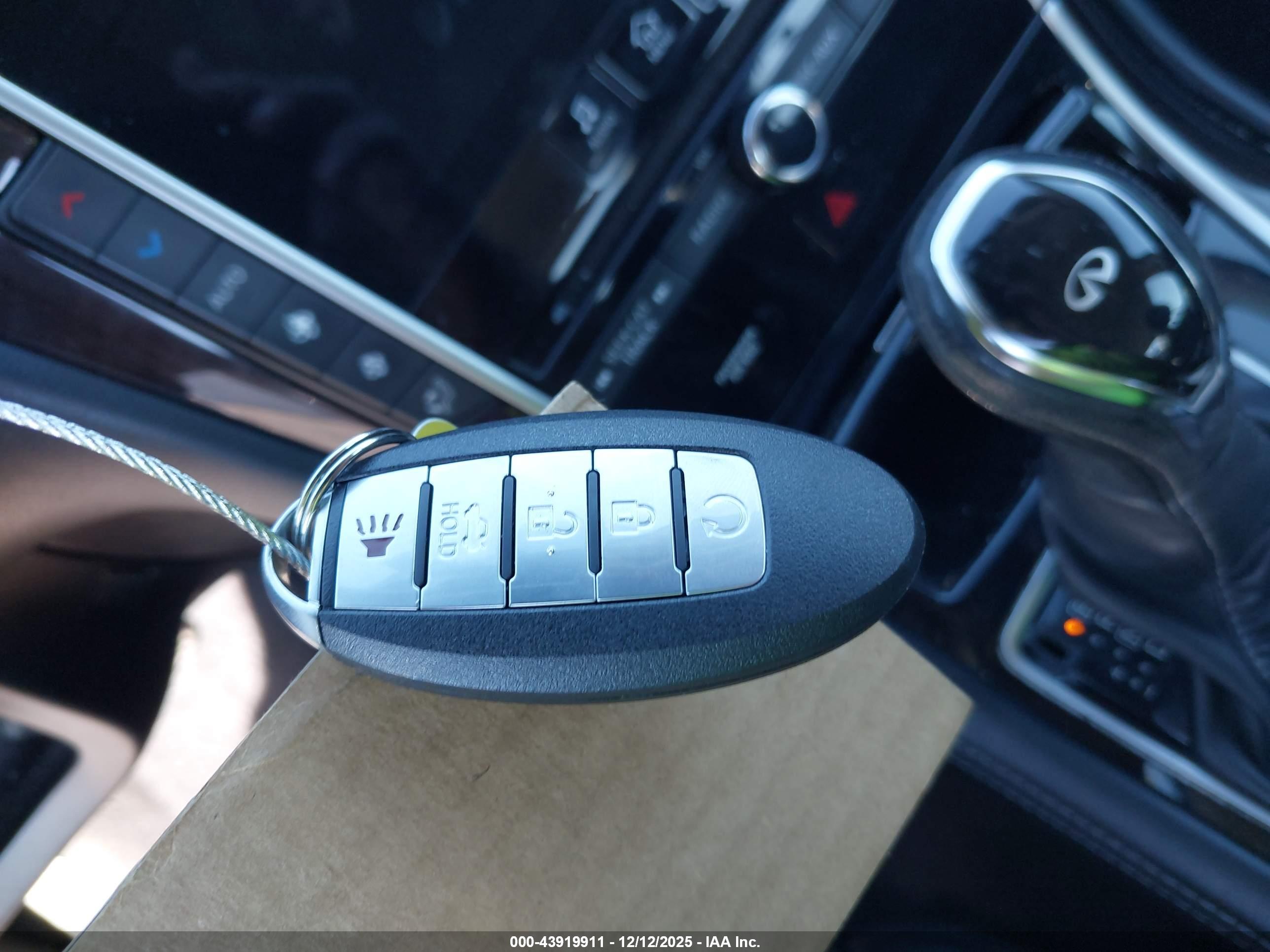 INFINITI Q50 image 11