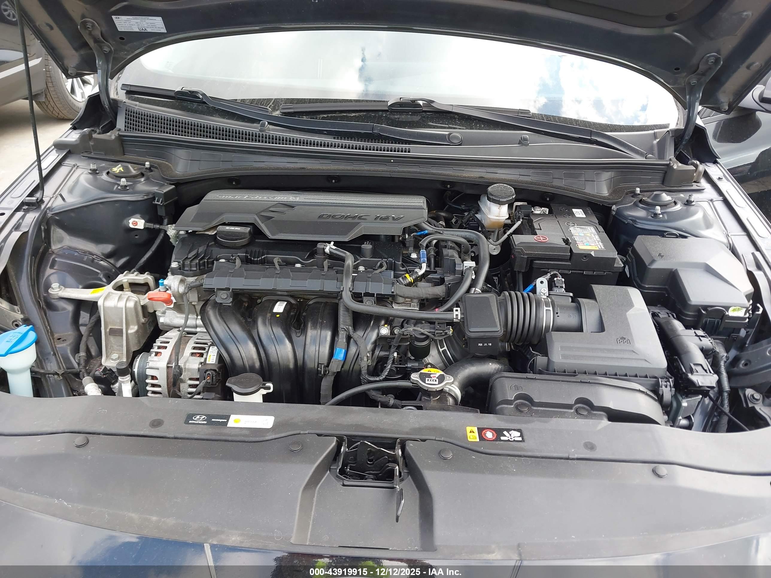 HYUNDAI ELANTRA image 10