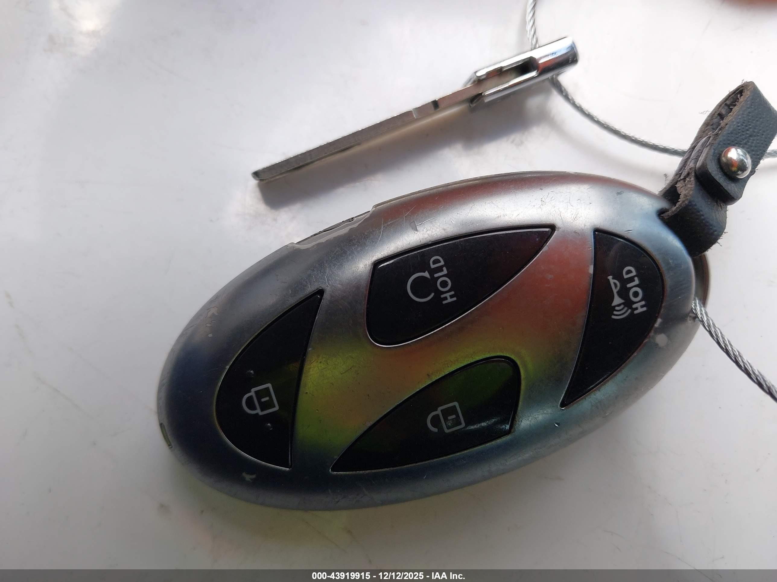 HYUNDAI ELANTRA image 11