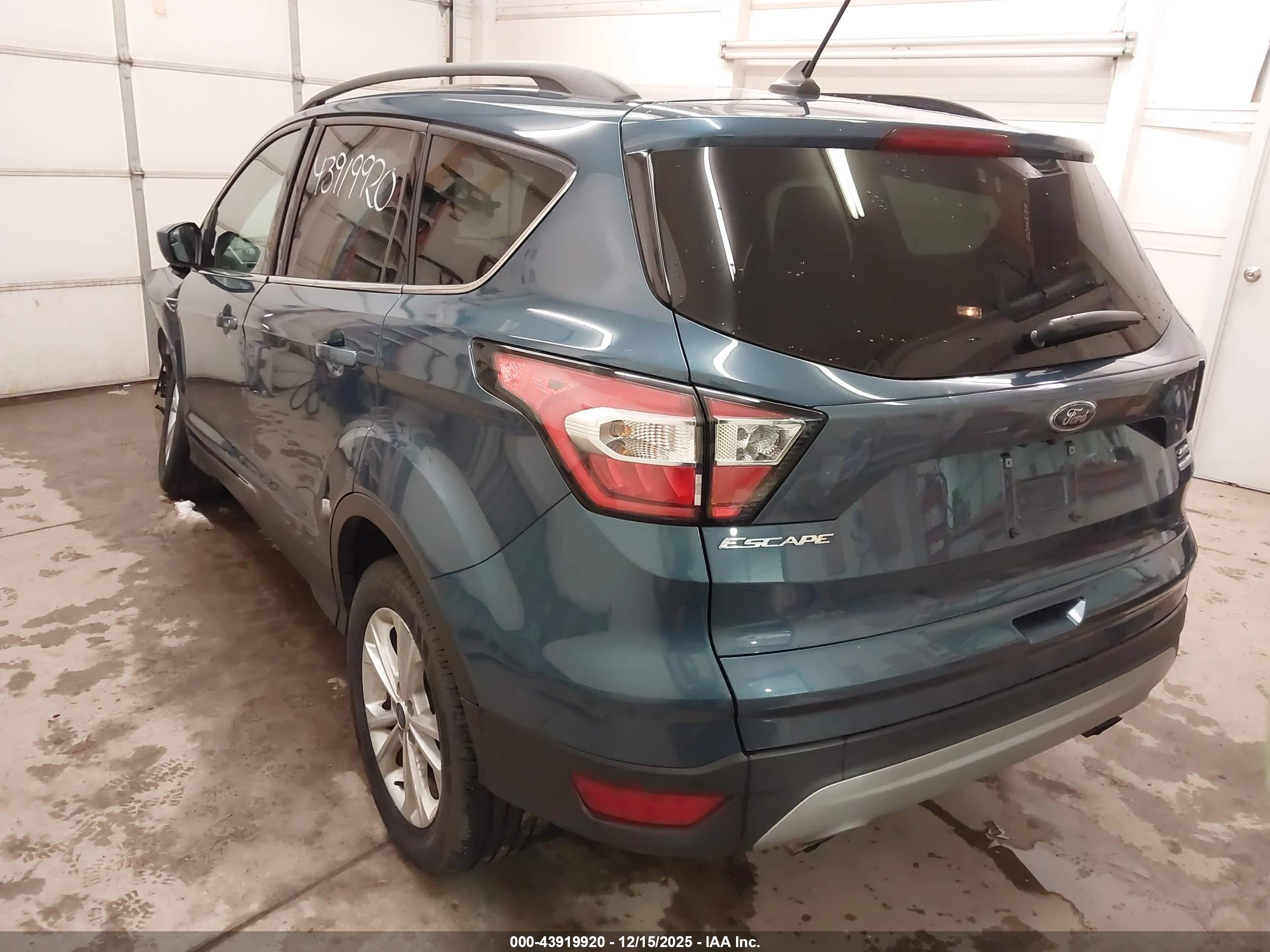 FORD ESCAPE image 3
