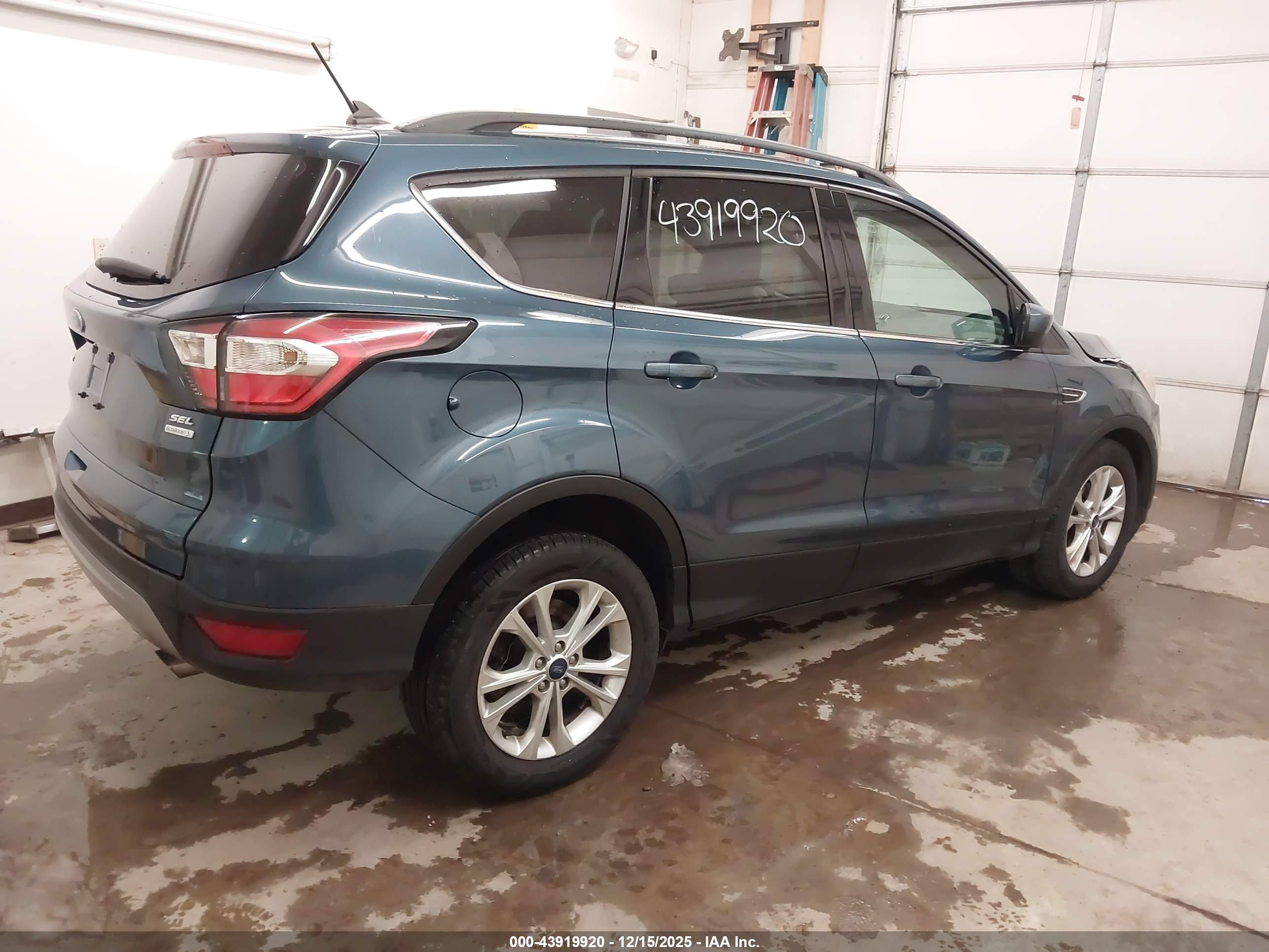 FORD ESCAPE image 4