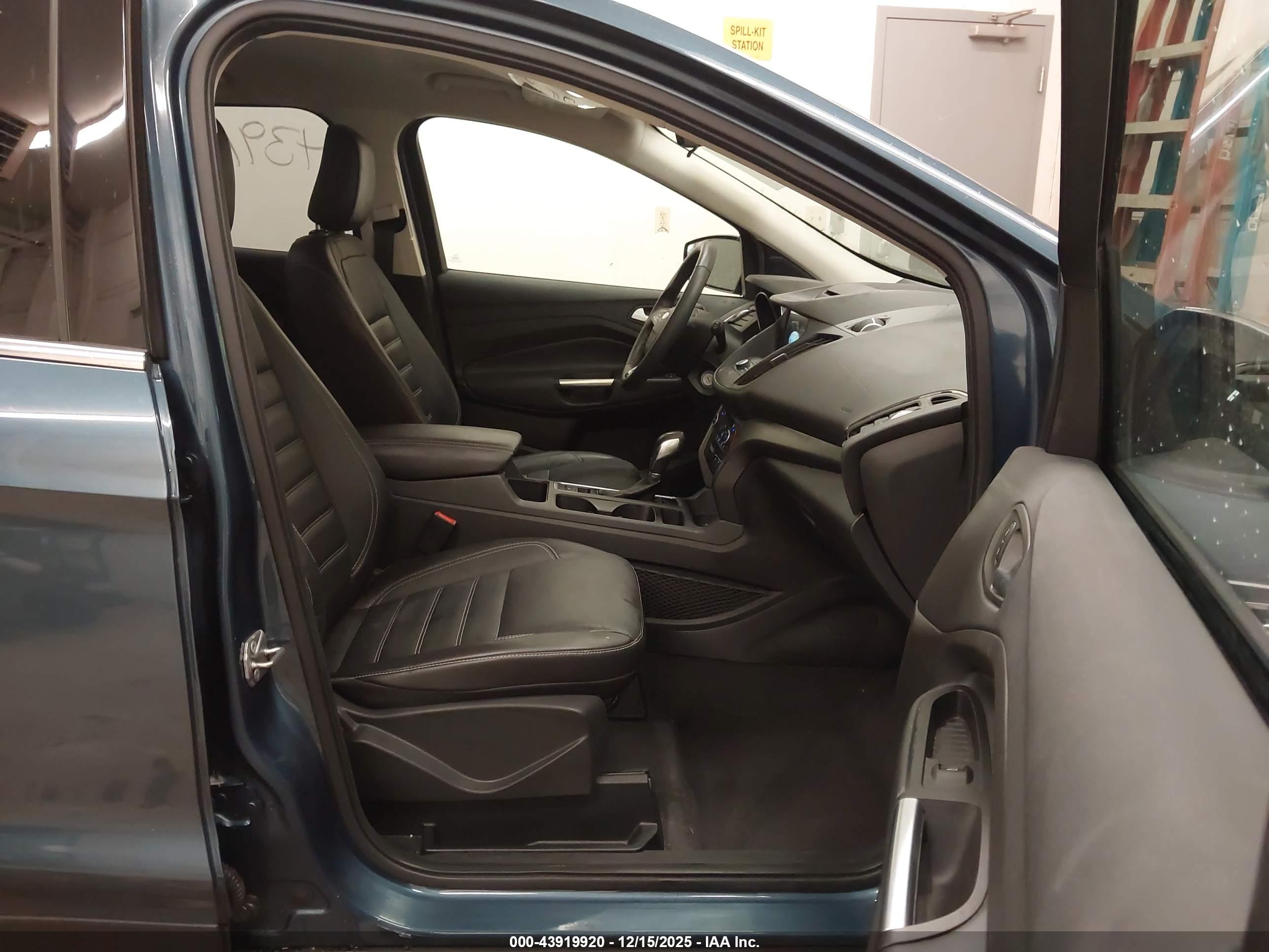 FORD ESCAPE image 5